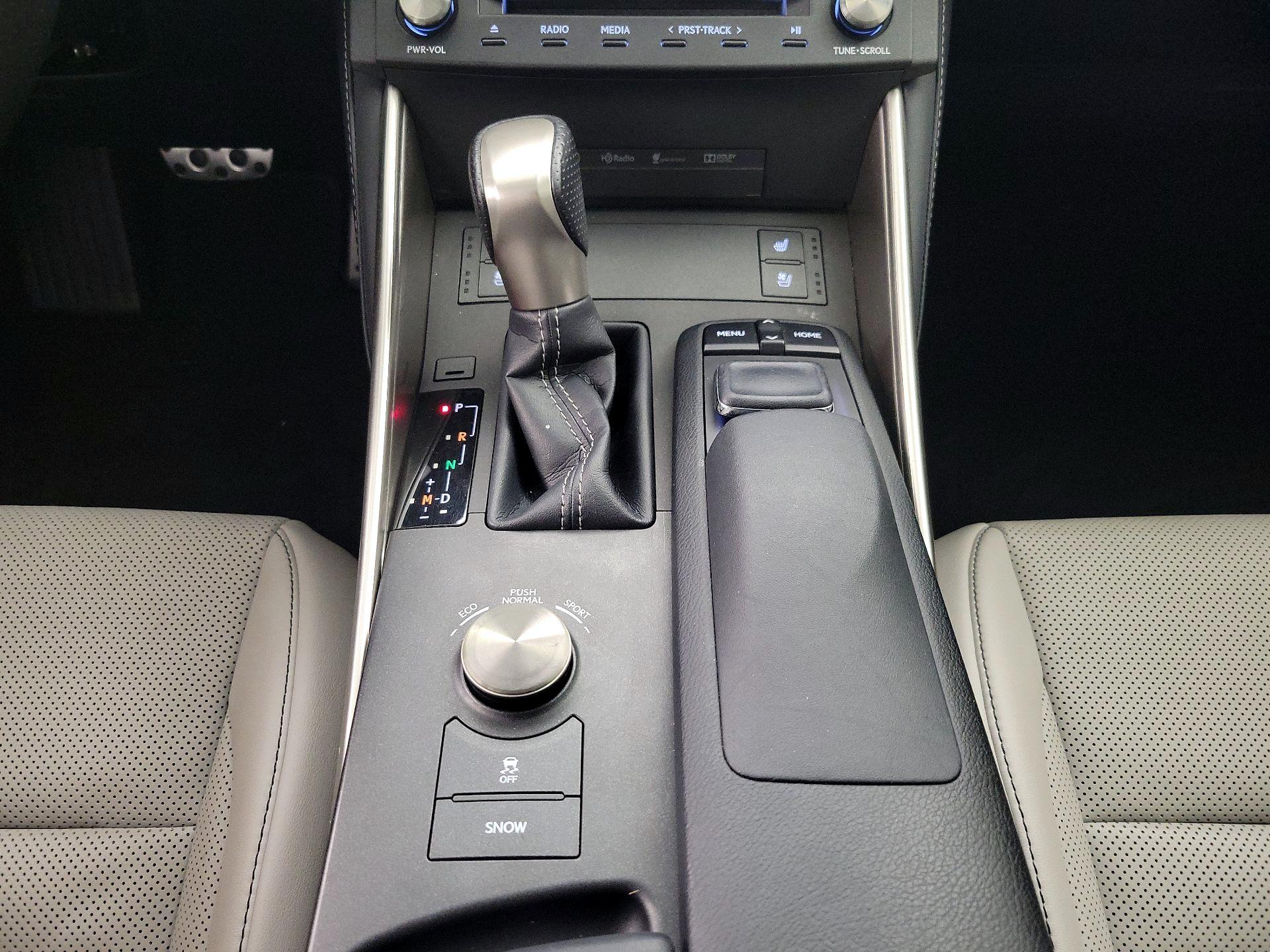 Thumbnail: 2015 Lexus IS - 18