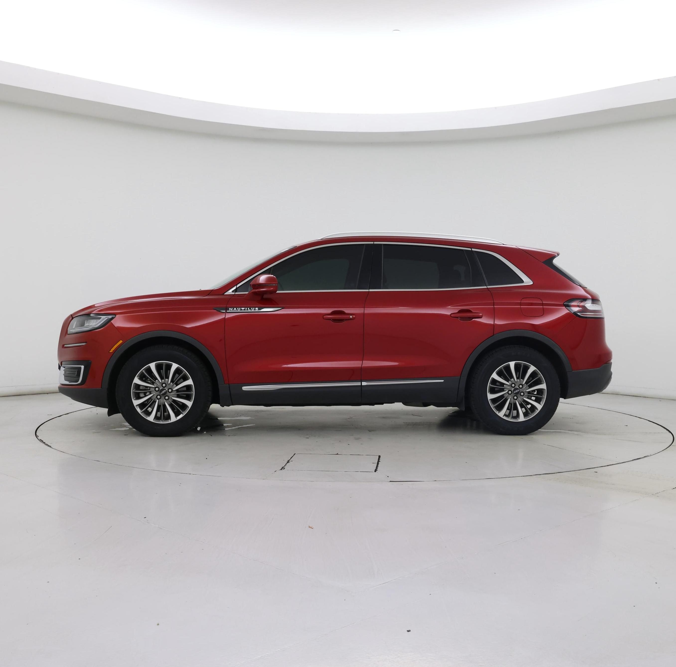 Thumbnail: 2020 Lincoln Nautilus - 3