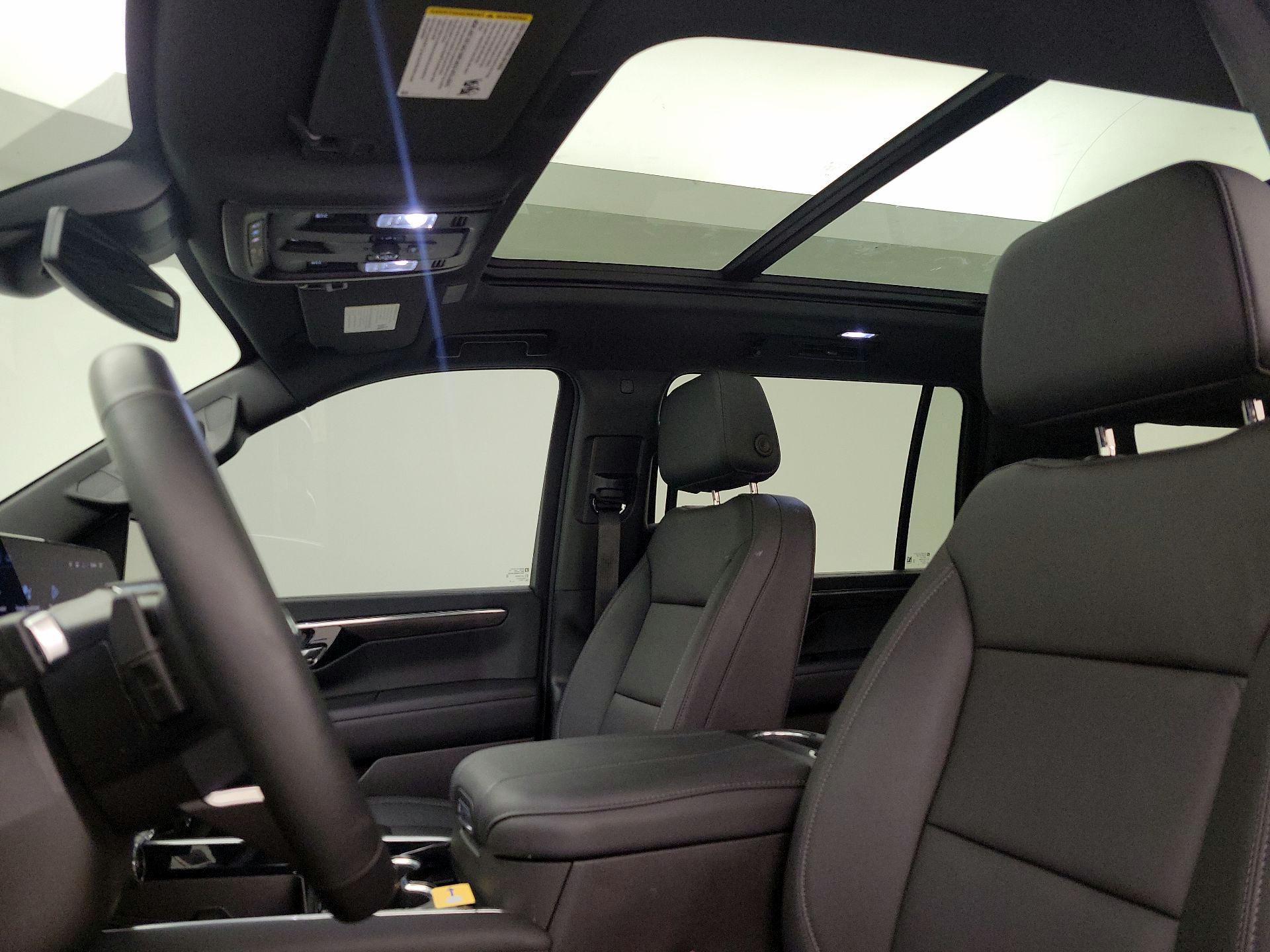 Thumbnail: 2025 Chevrolet Suburban - 19