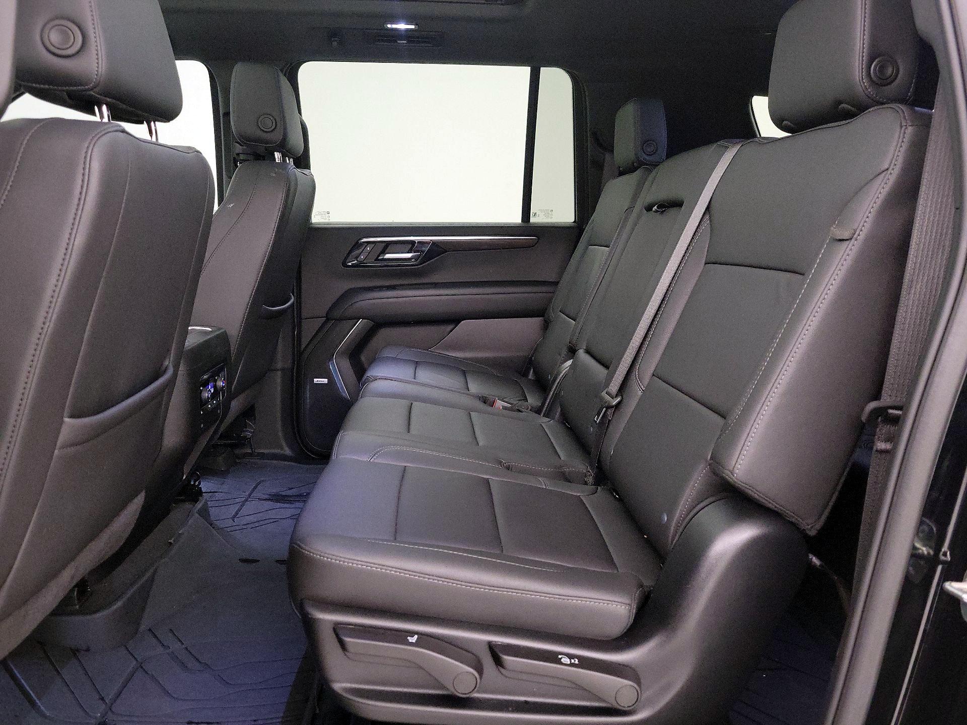 Thumbnail: 2025 Chevrolet Suburban - 20