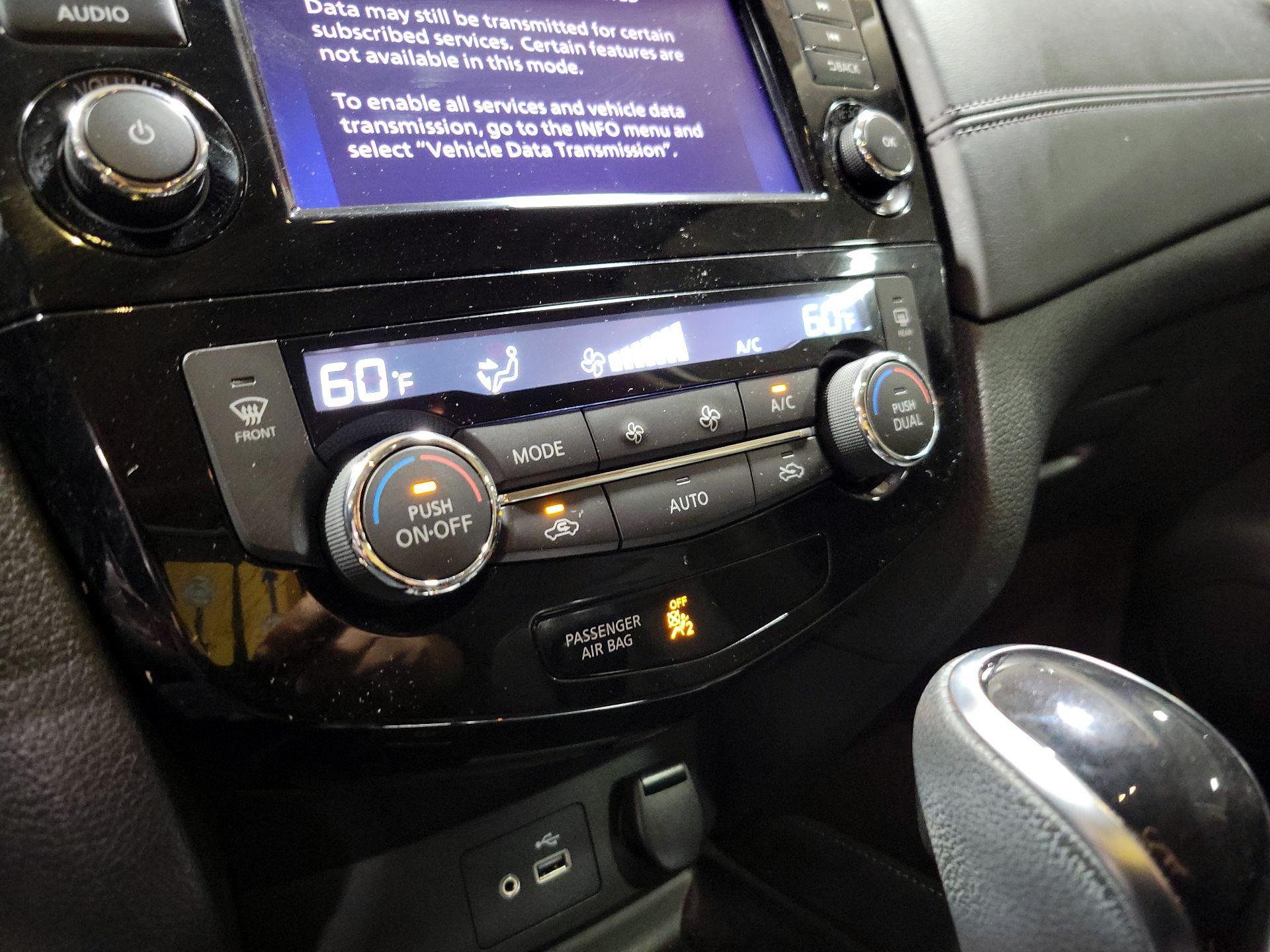 Thumbnail: 2019 Nissan Rogue - 16