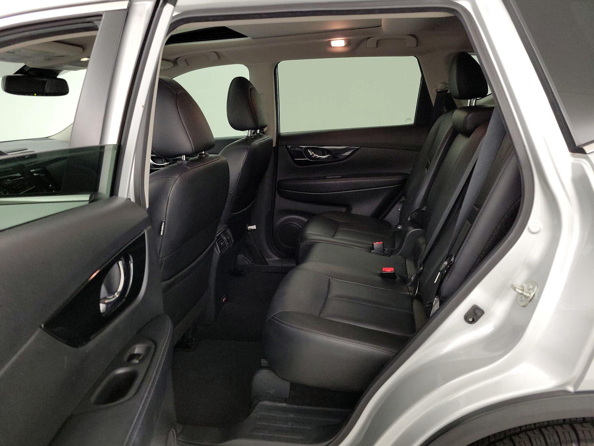 Thumbnail: 2019 Nissan Rogue - 19