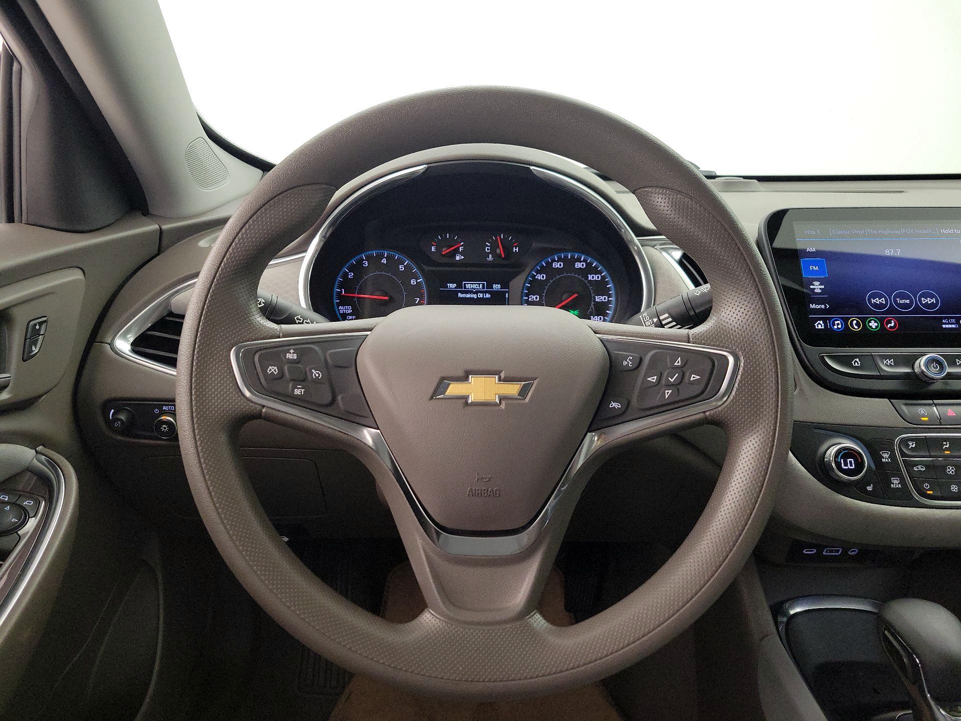 Thumbnail: 2021 Chevrolet Malibu - 10