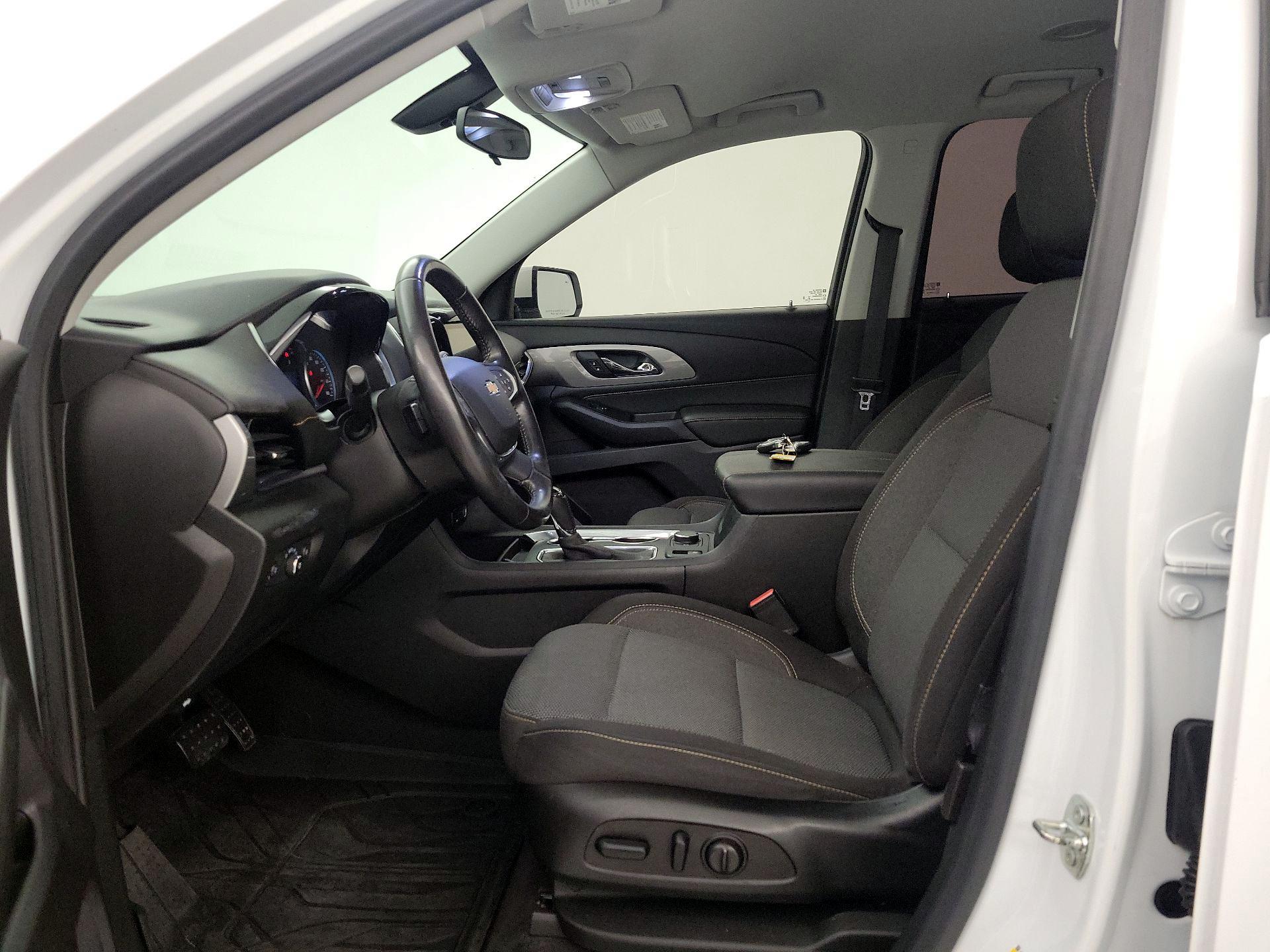 Thumbnail: 2020 Chevrolet Traverse - 11