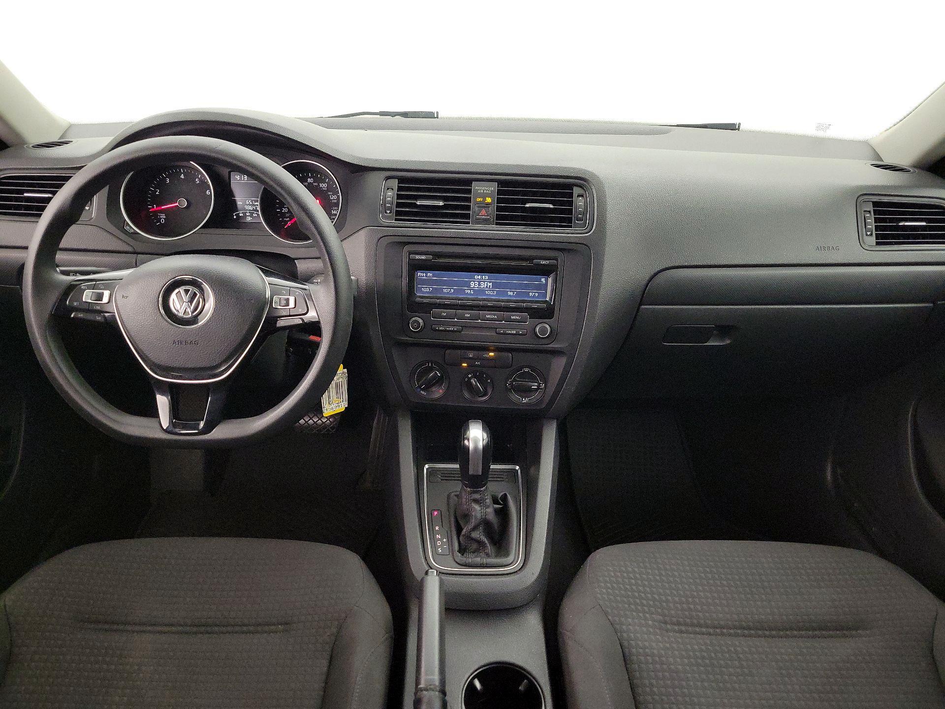 Thumbnail: 2015 Volkswagen Jetta - 9