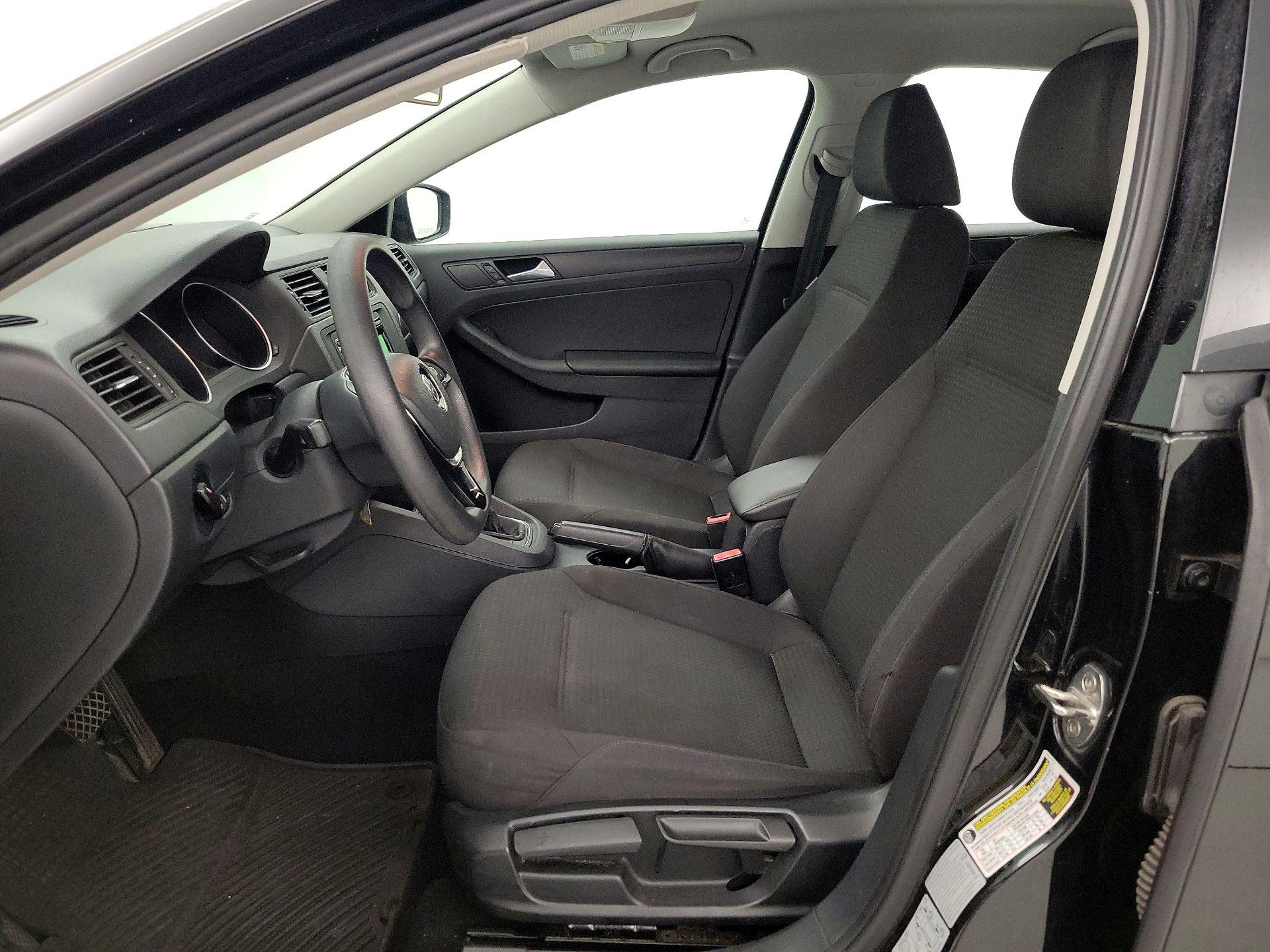 Thumbnail: 2015 Volkswagen Jetta - 11