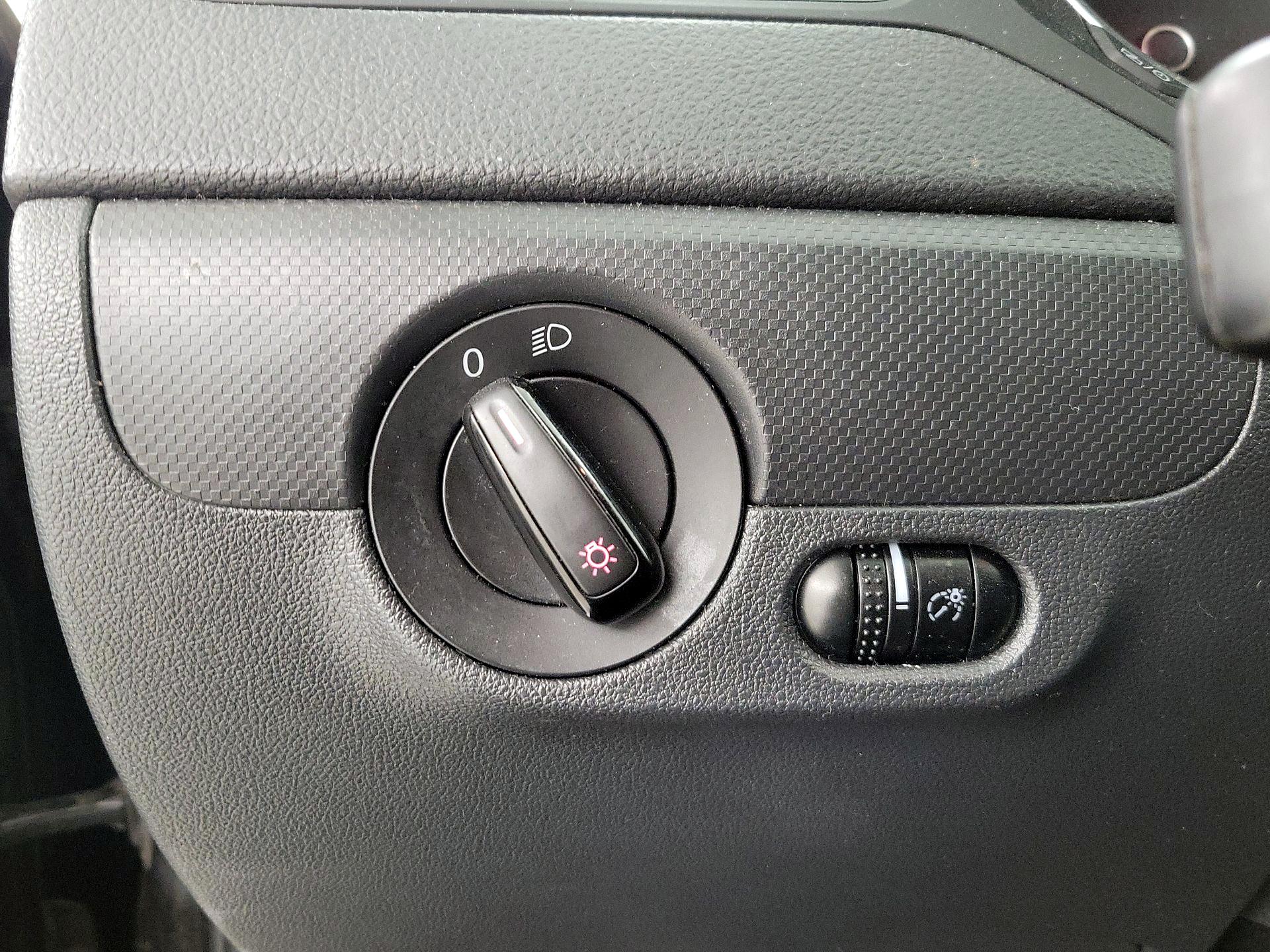 Thumbnail: 2015 Volkswagen Jetta - 13