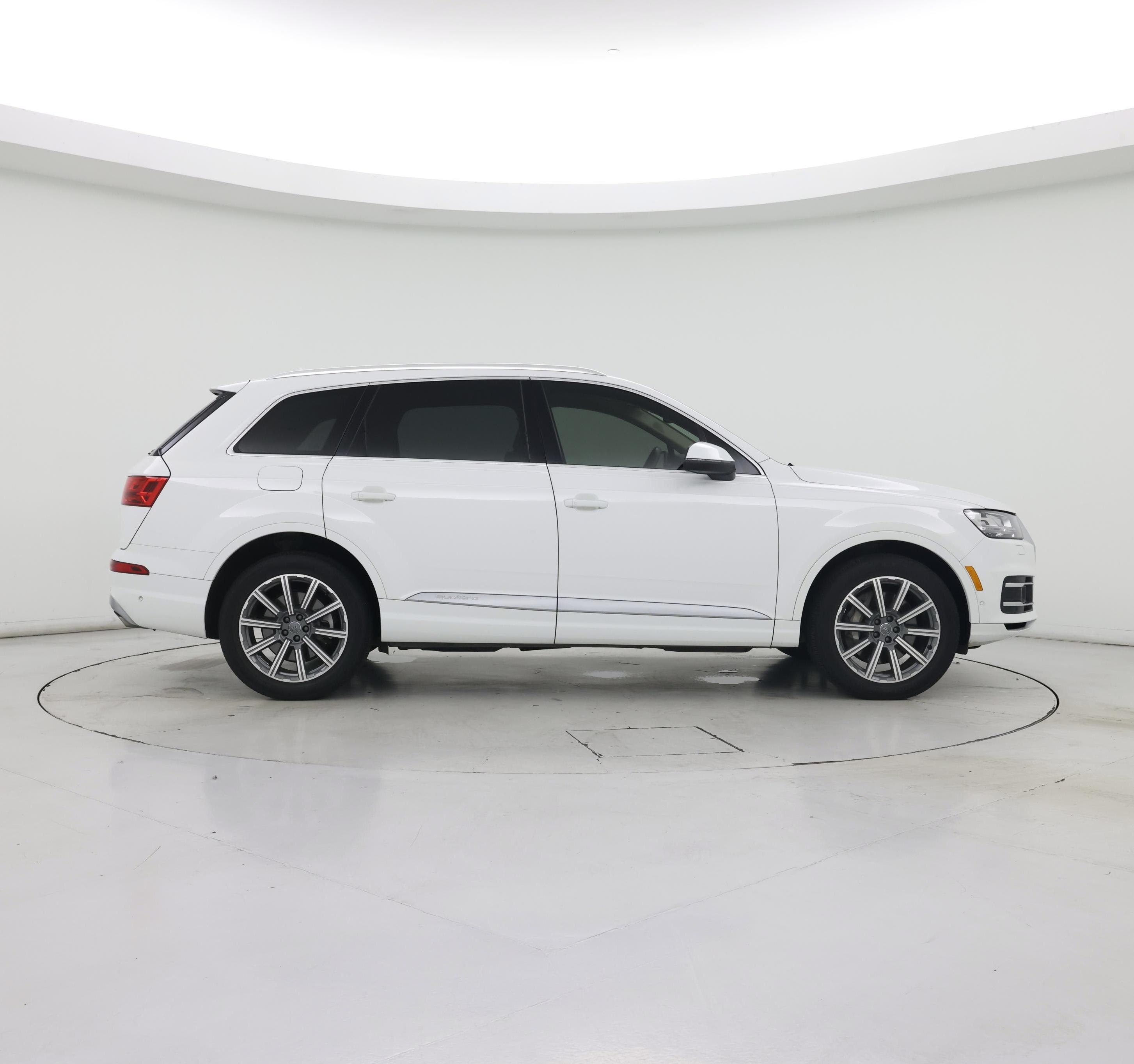 Thumbnail: 2019 Audi Q7 - 7