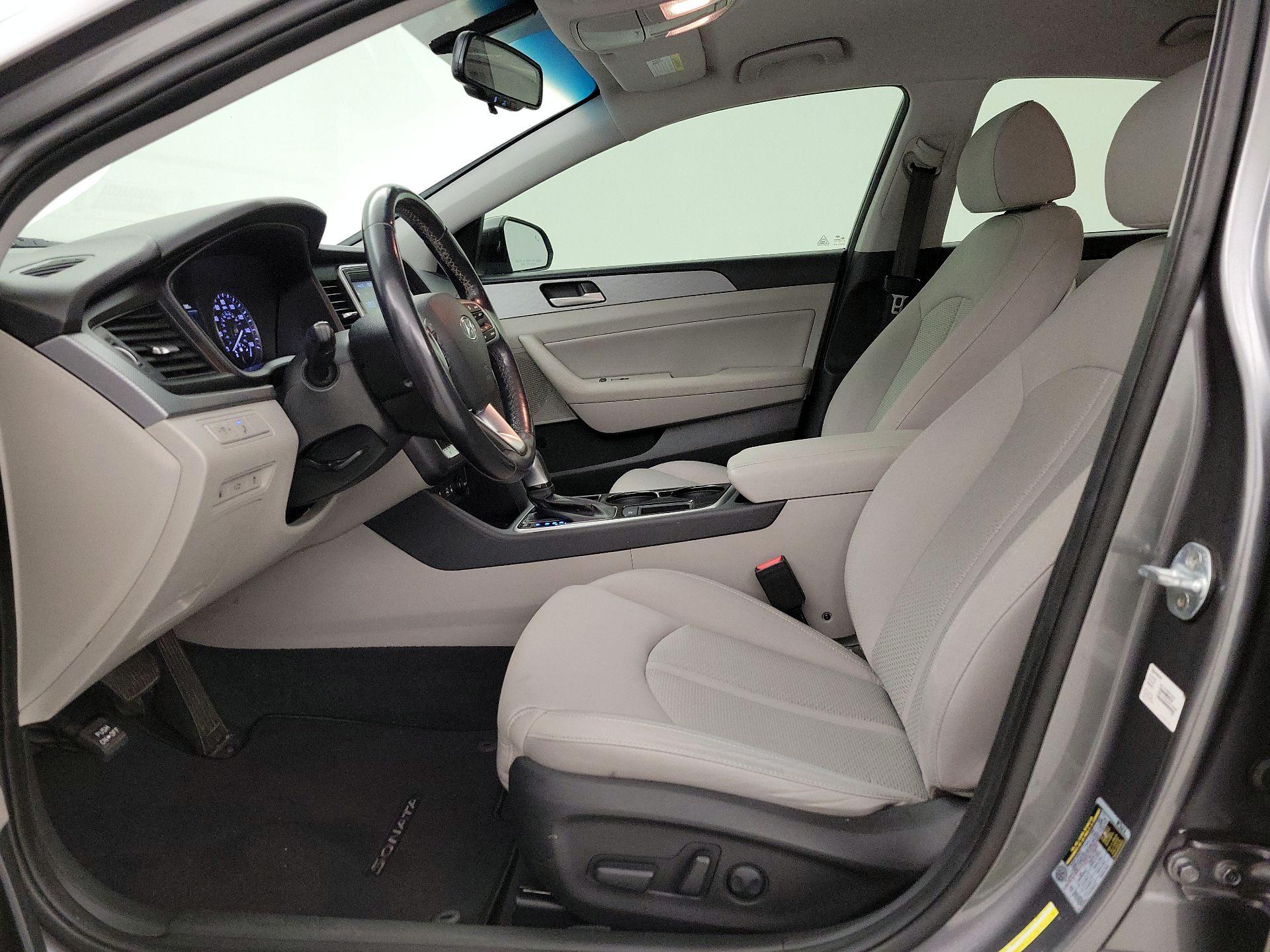 Thumbnail: 2019 Hyundai Sonata - 11