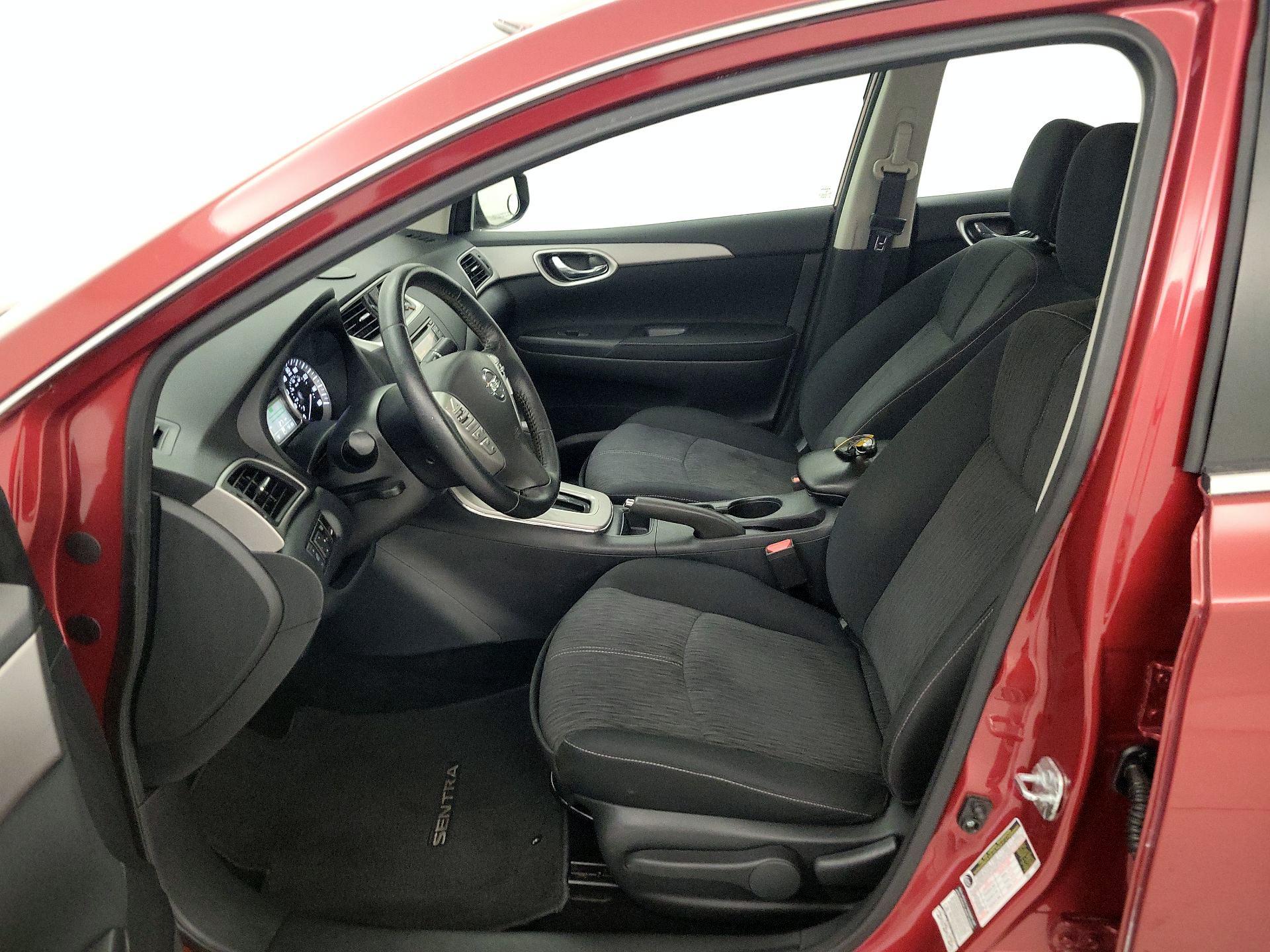 Thumbnail: 2015 Nissan Sentra - 11