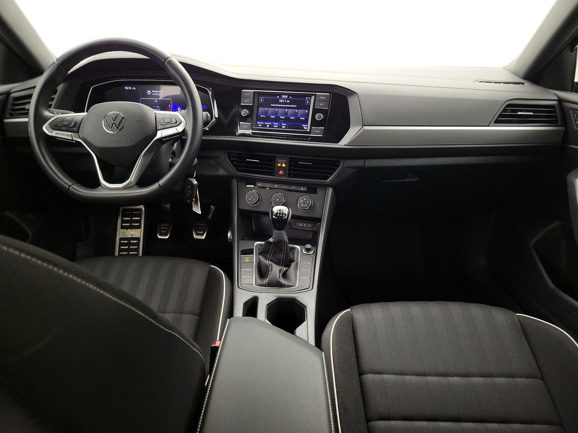 Thumbnail: 2024 Volkswagen Jetta - 9
