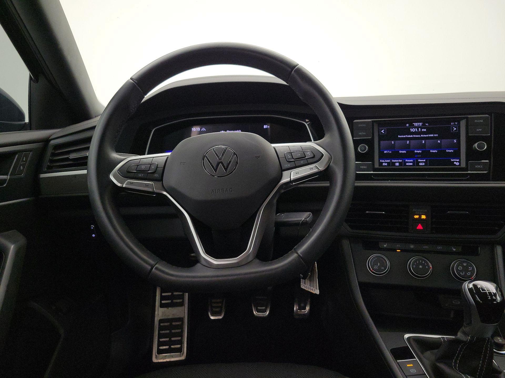 Thumbnail: 2024 Volkswagen Jetta - 10