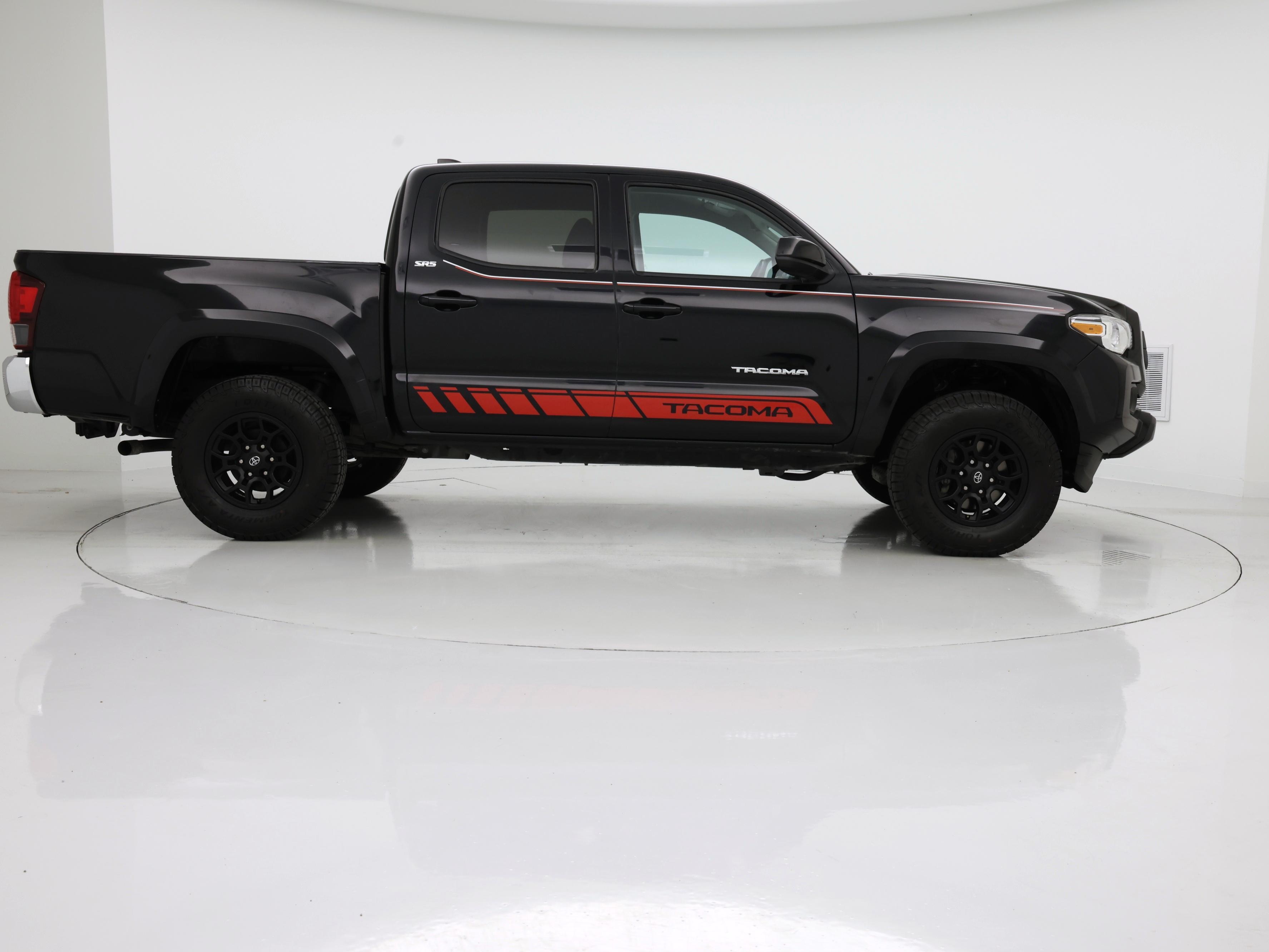 Thumbnail: 2021 Toyota Tacoma - 7