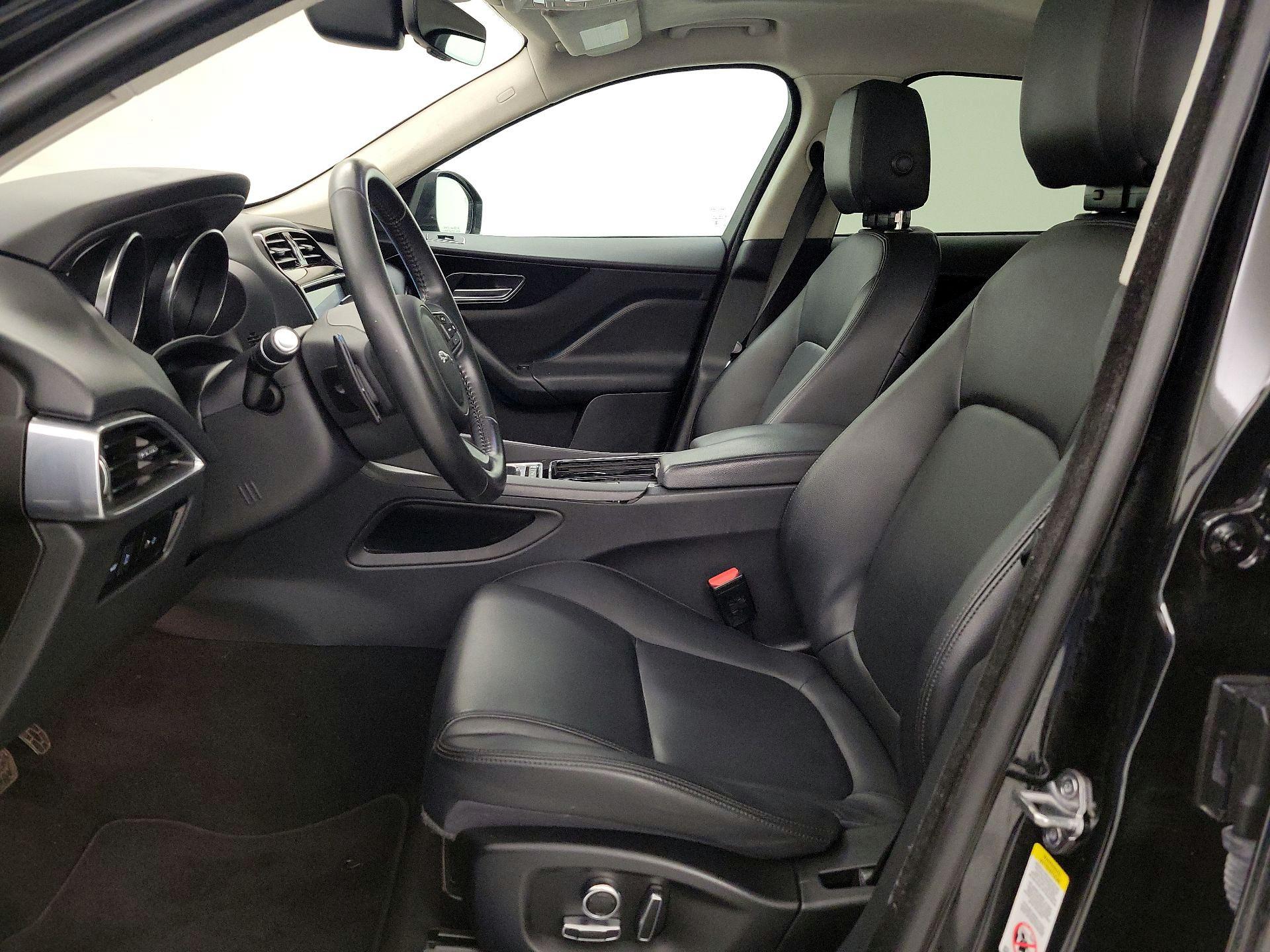 Thumbnail: 2020 Jaguar F-Pace - 11
