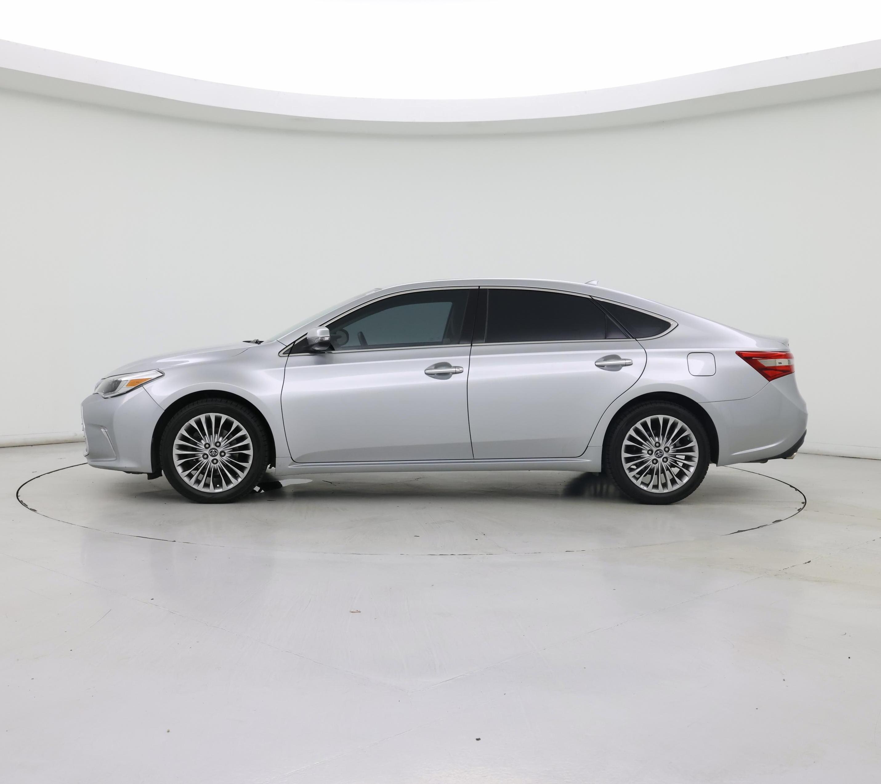 Thumbnail: 2017 Toyota Avalon - 3