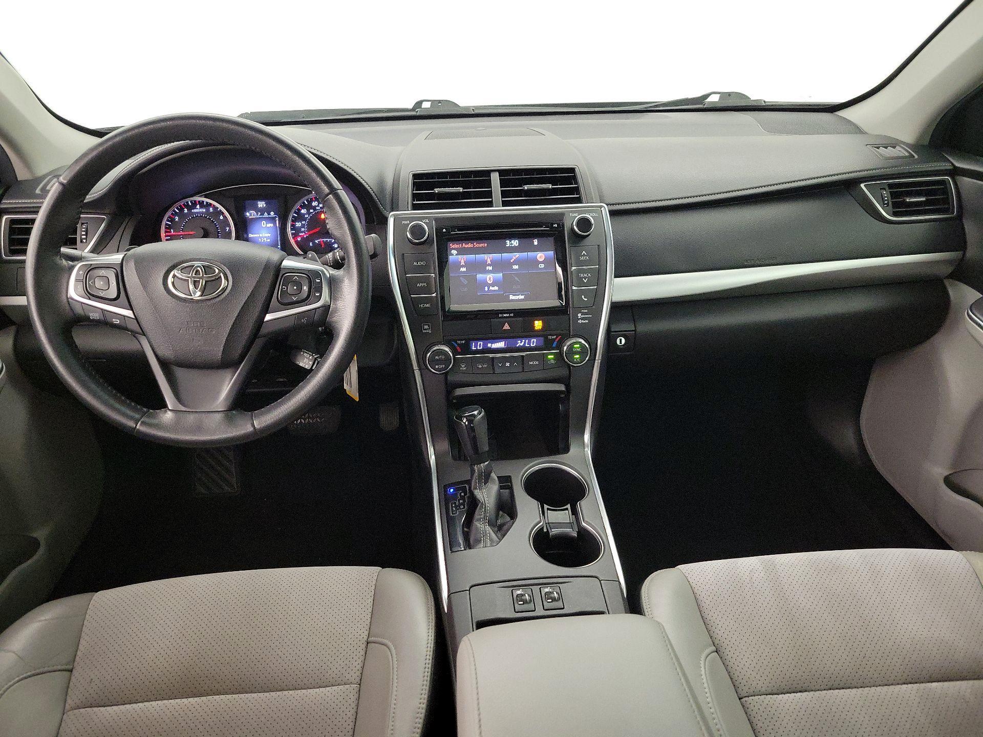 Thumbnail: 2017 Toyota Camry - 9
