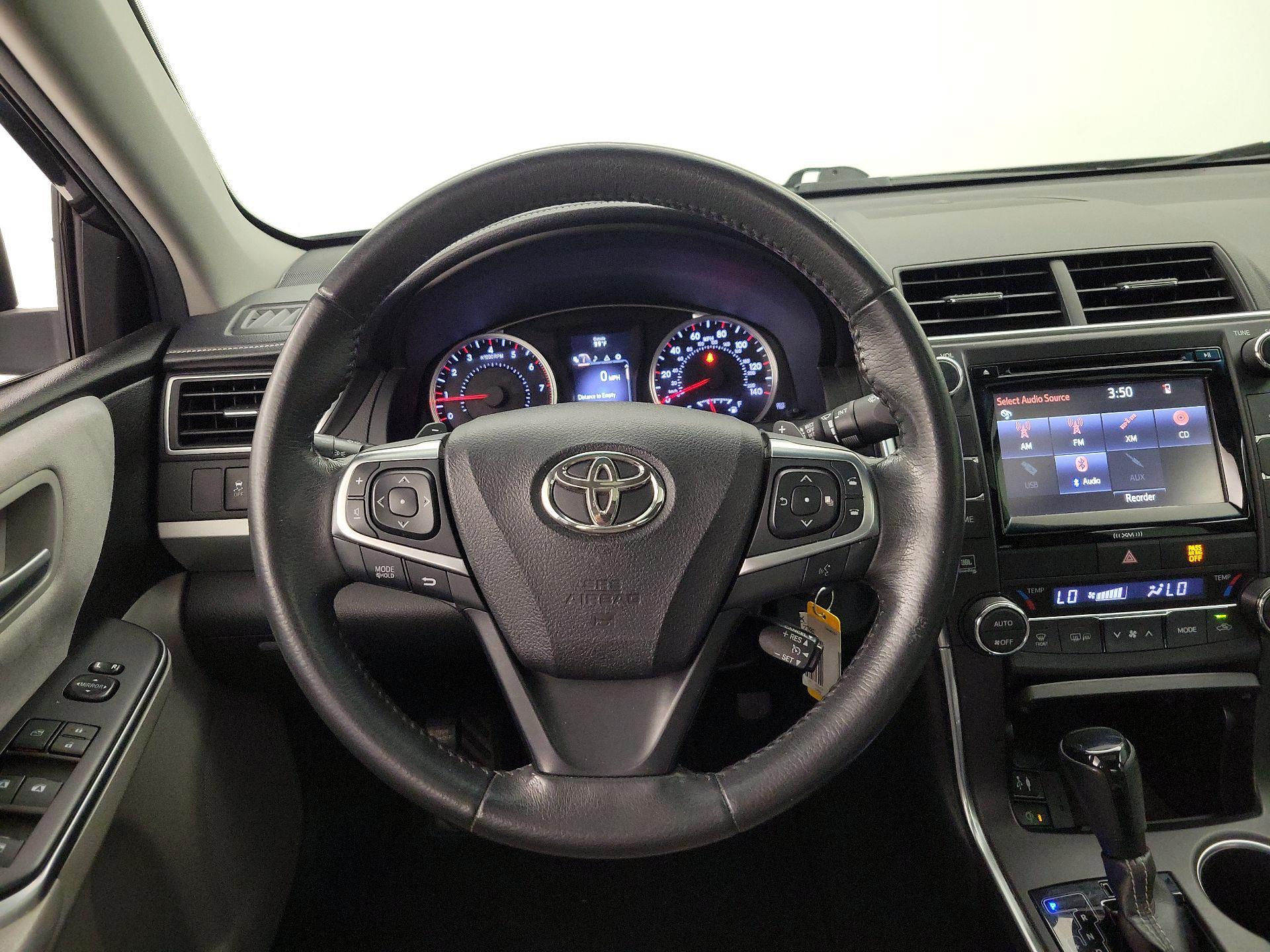Thumbnail: 2017 Toyota Camry - 10