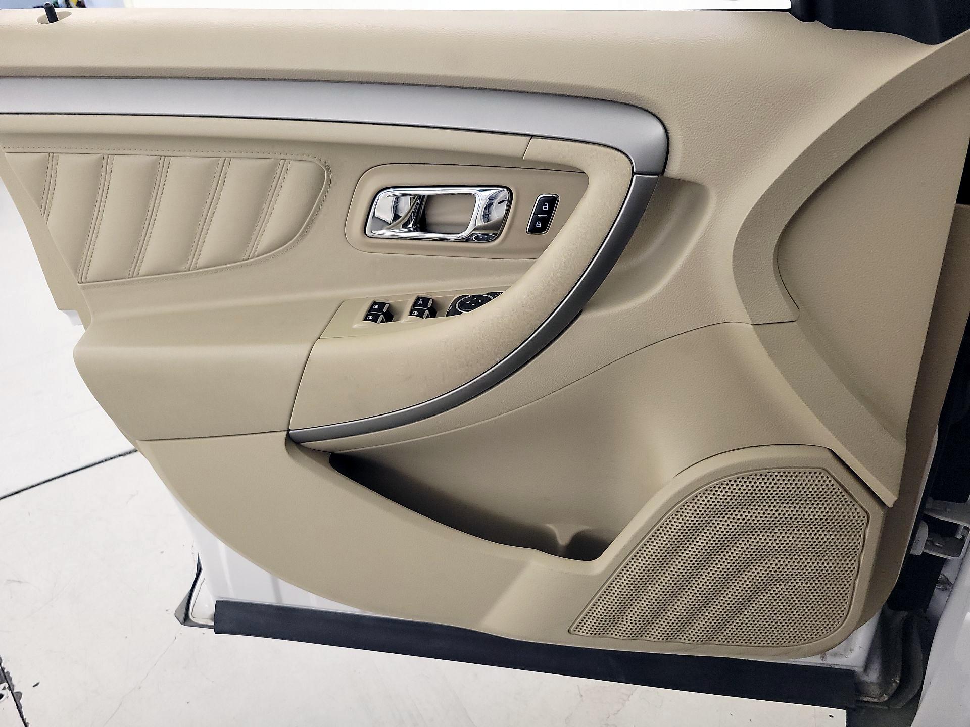 Thumbnail: 2015 Ford Taurus - 12