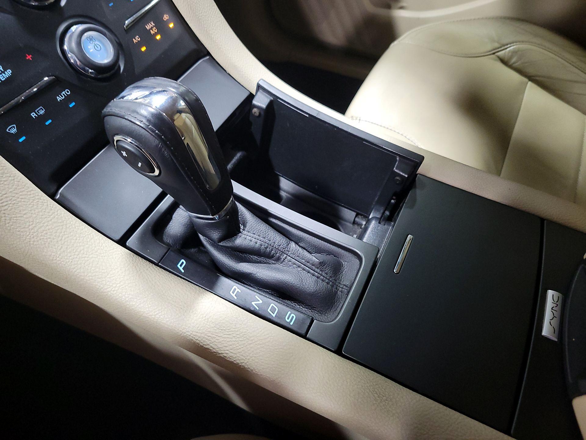 Thumbnail: 2015 Ford Taurus - 17
