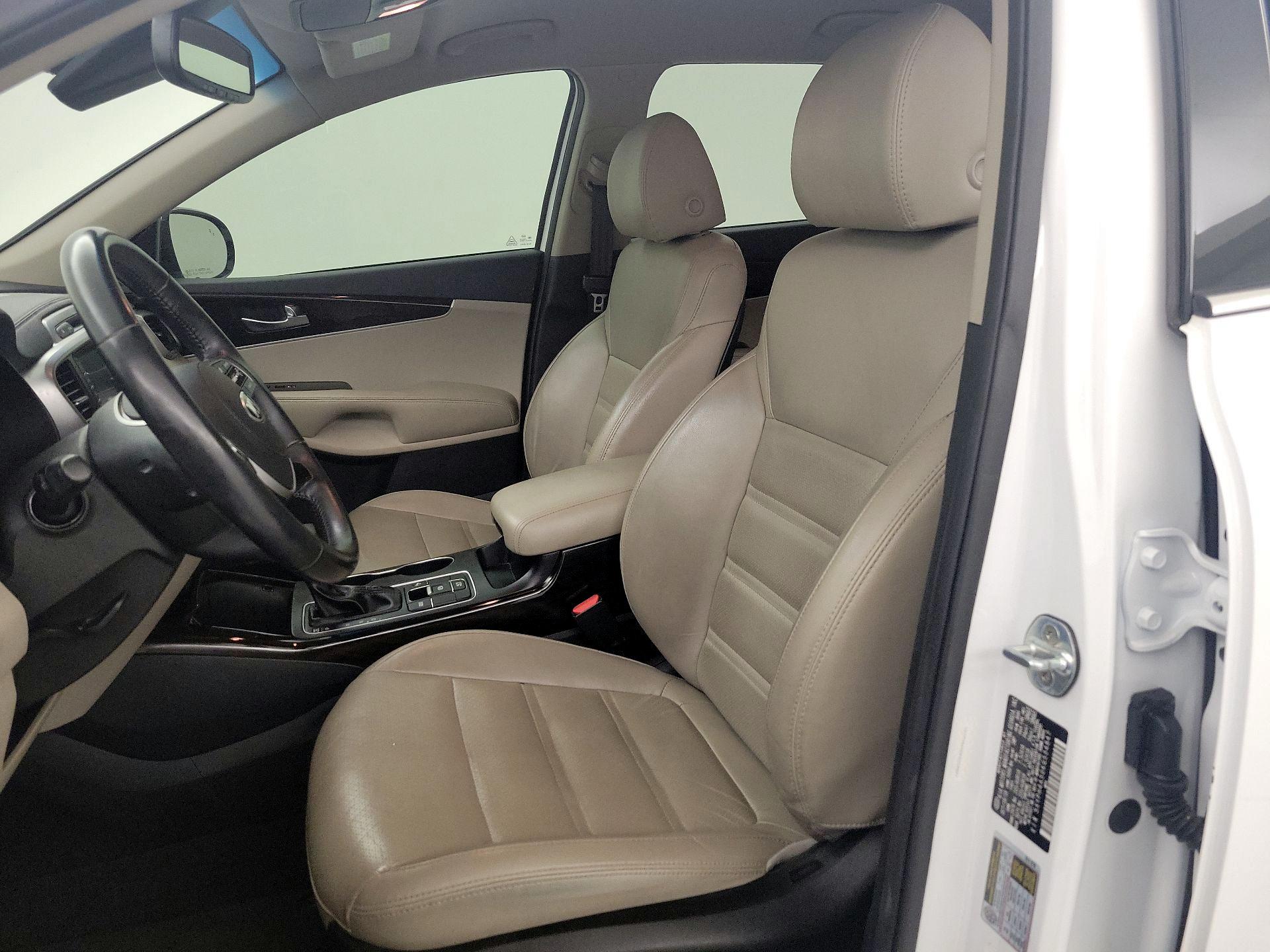 Thumbnail: 2019 Kia Sorento - 11