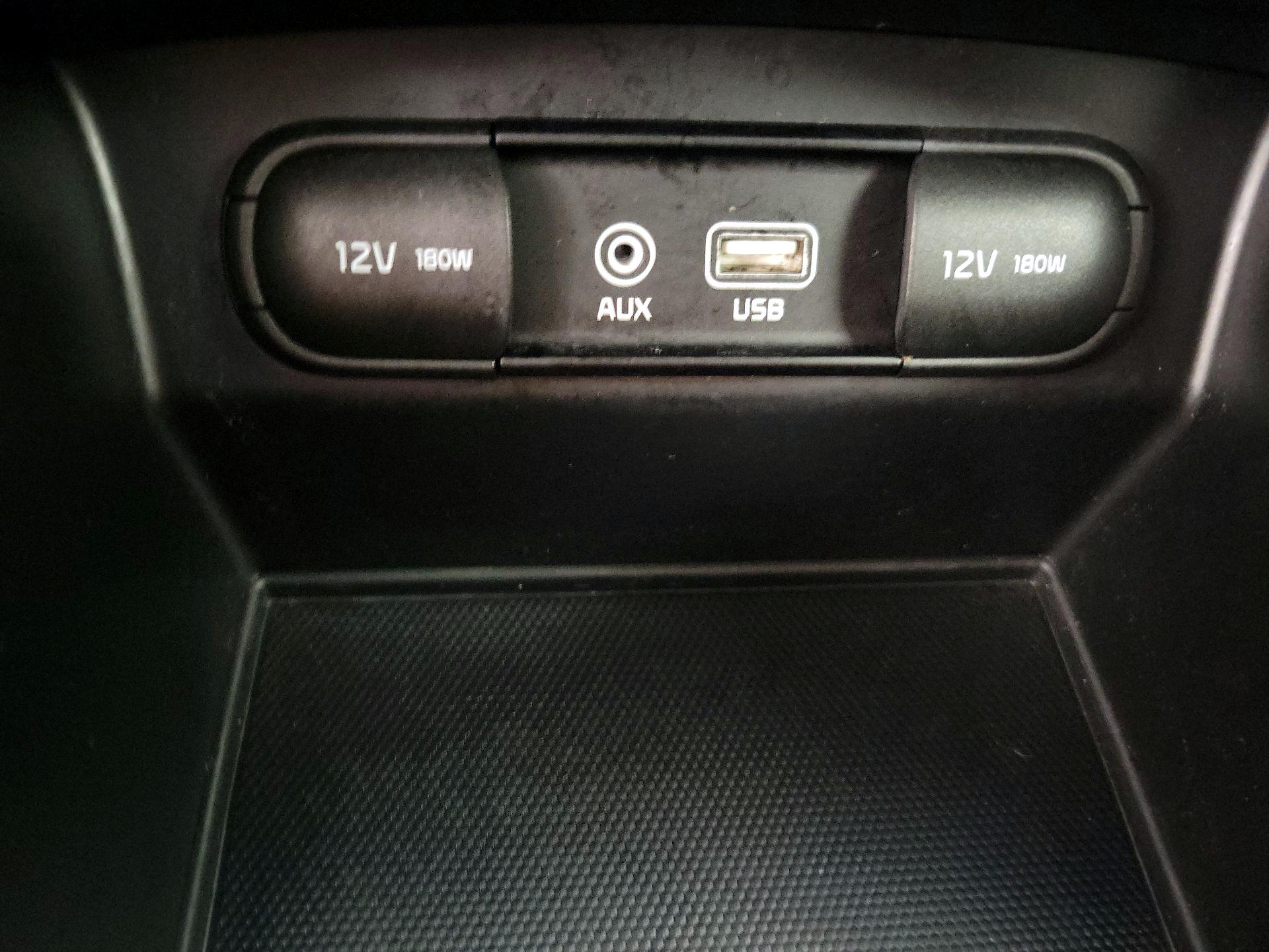 Thumbnail: 2019 Kia Sorento - 18