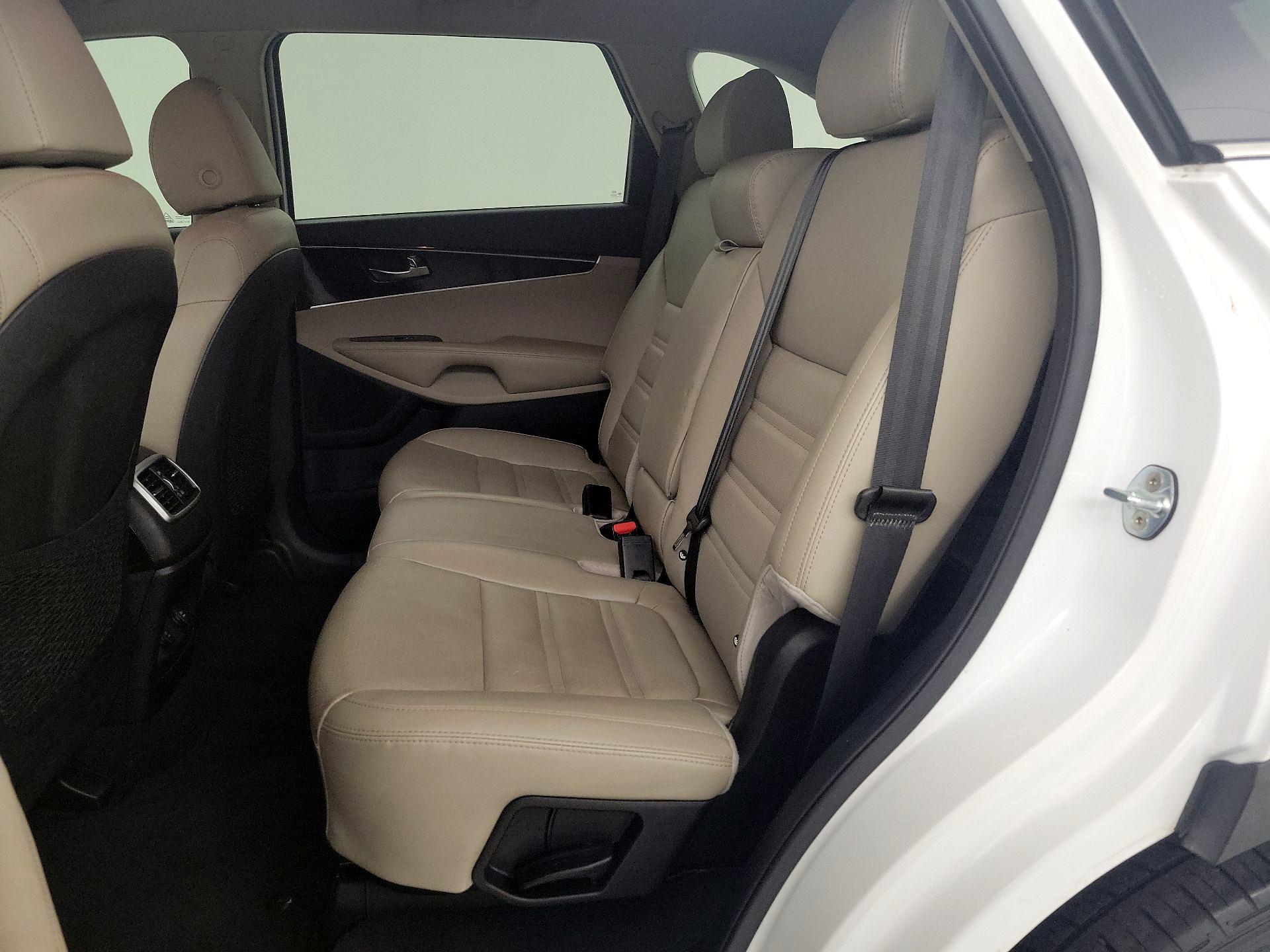 Thumbnail: 2019 Kia Sorento - 19