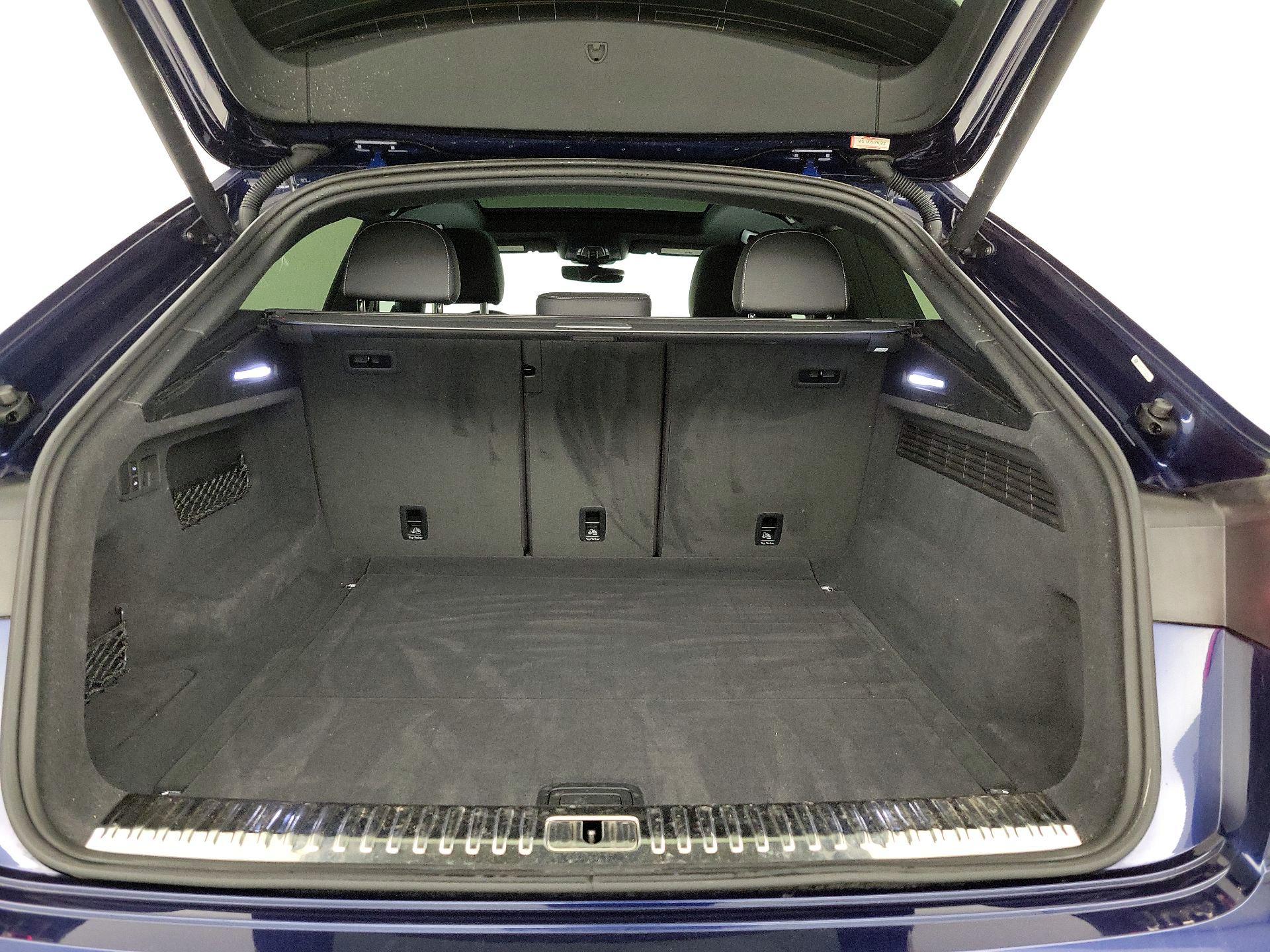 Thumbnail: 2019 Audi Q8 - 20