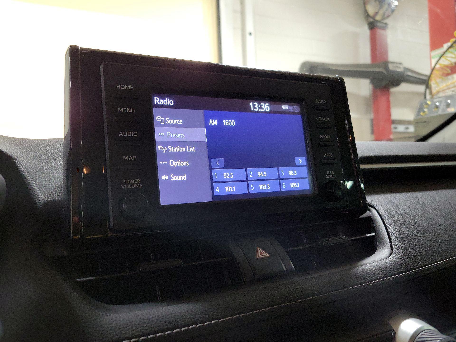 Thumbnail: 2019 Toyota RAV4 - 15