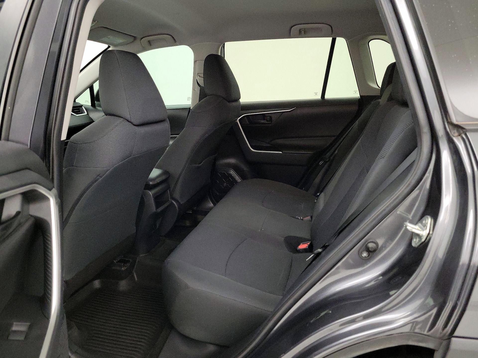 Thumbnail: 2019 Toyota RAV4 - 18