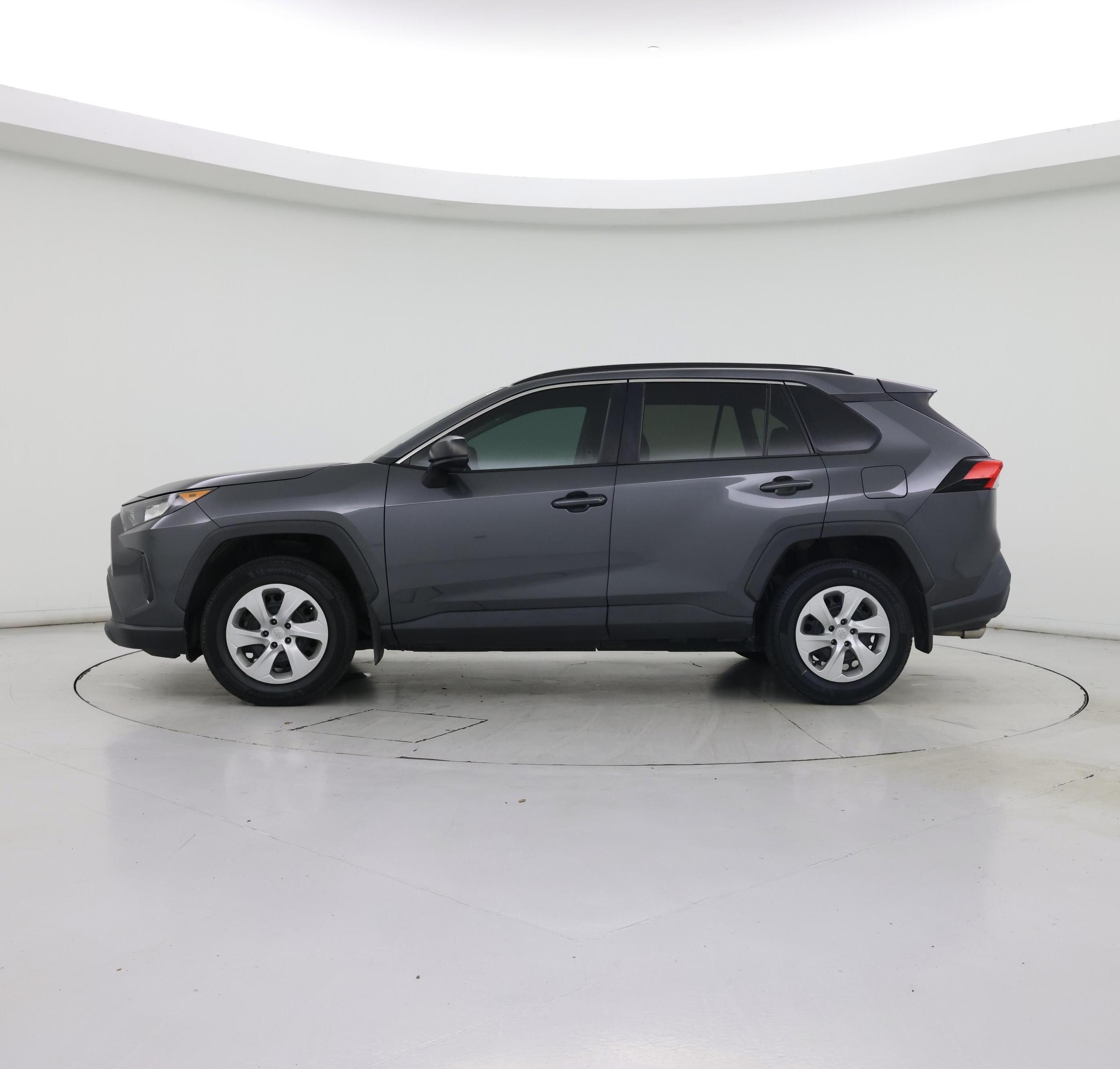 Thumbnail: 2019 Toyota RAV4 - 3
