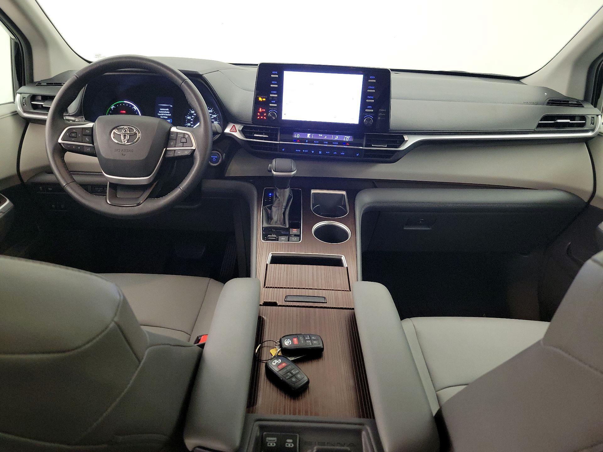 Thumbnail: 2021 Toyota Sienna - 9