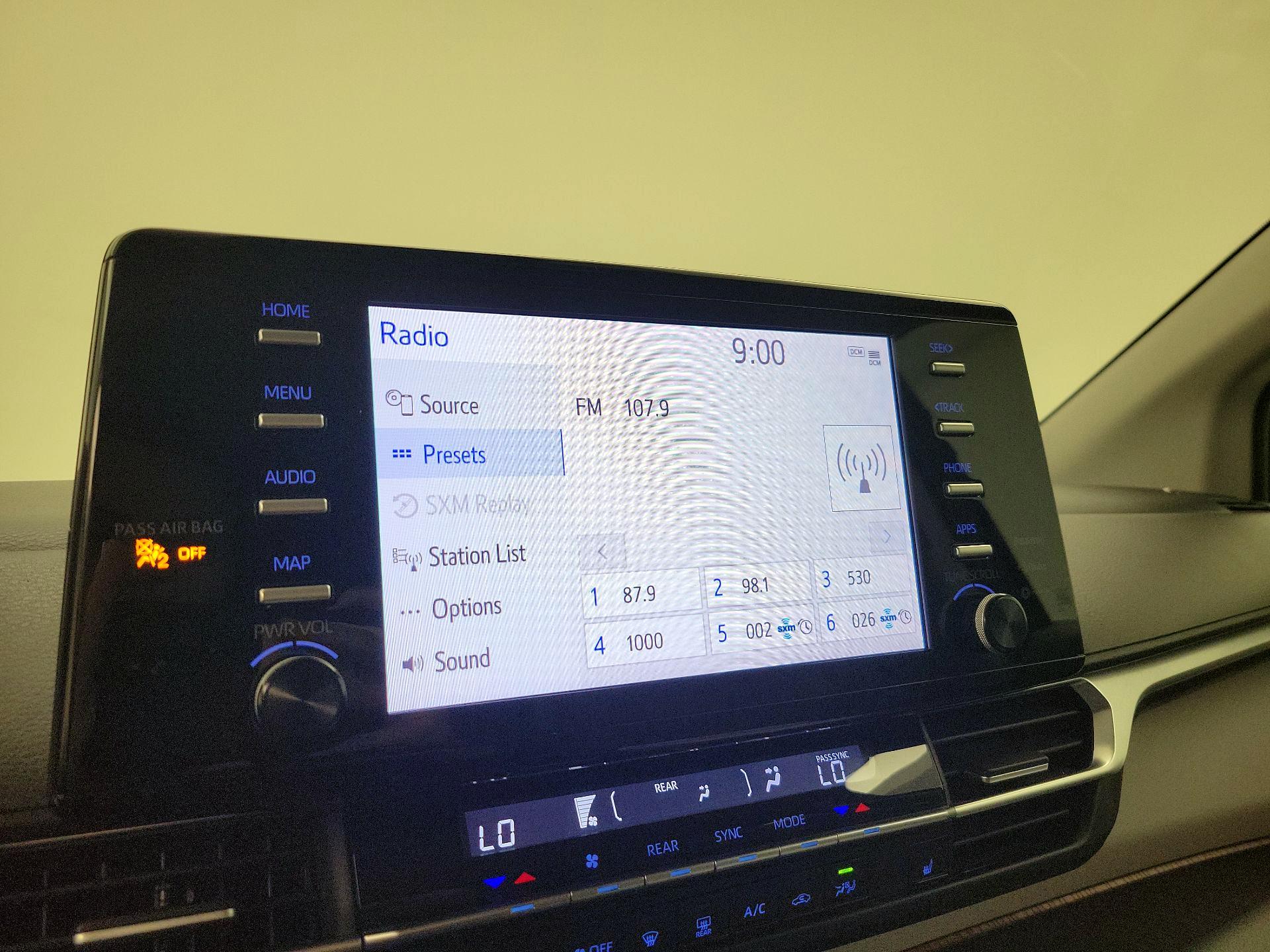 Thumbnail: 2021 Toyota Sienna - 15