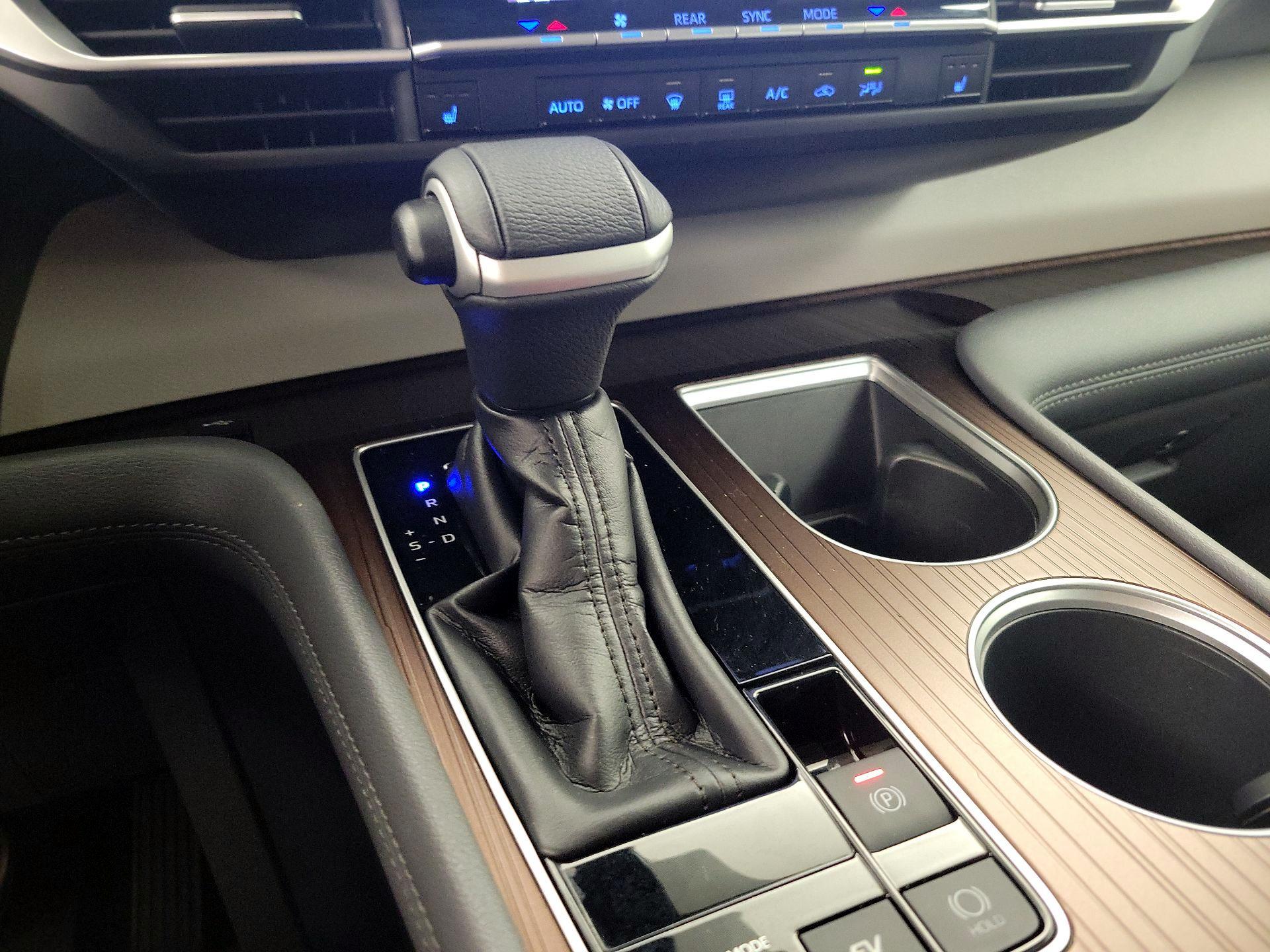 Thumbnail: 2021 Toyota Sienna - 17