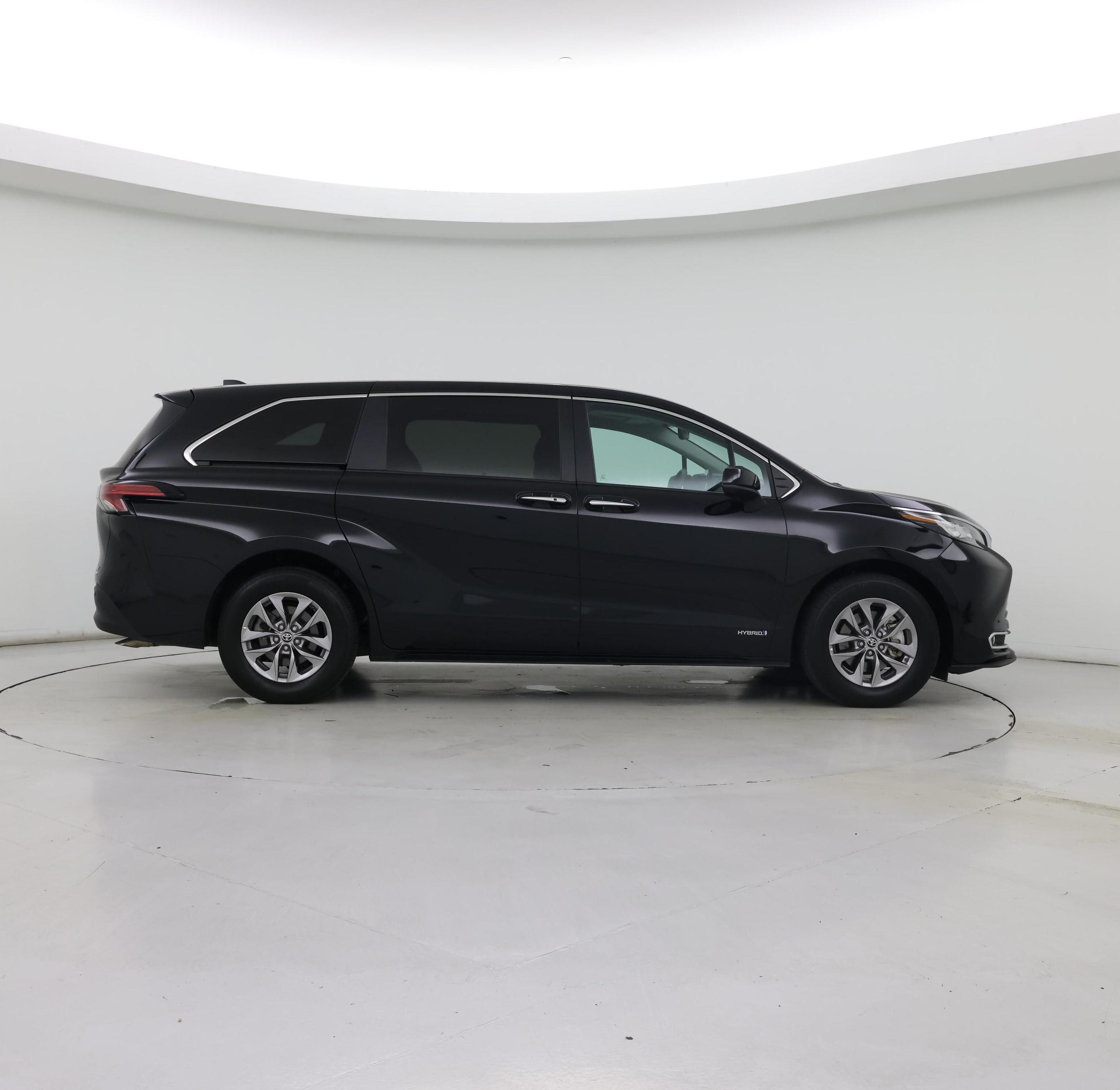 Thumbnail: 2021 Toyota Sienna - 7