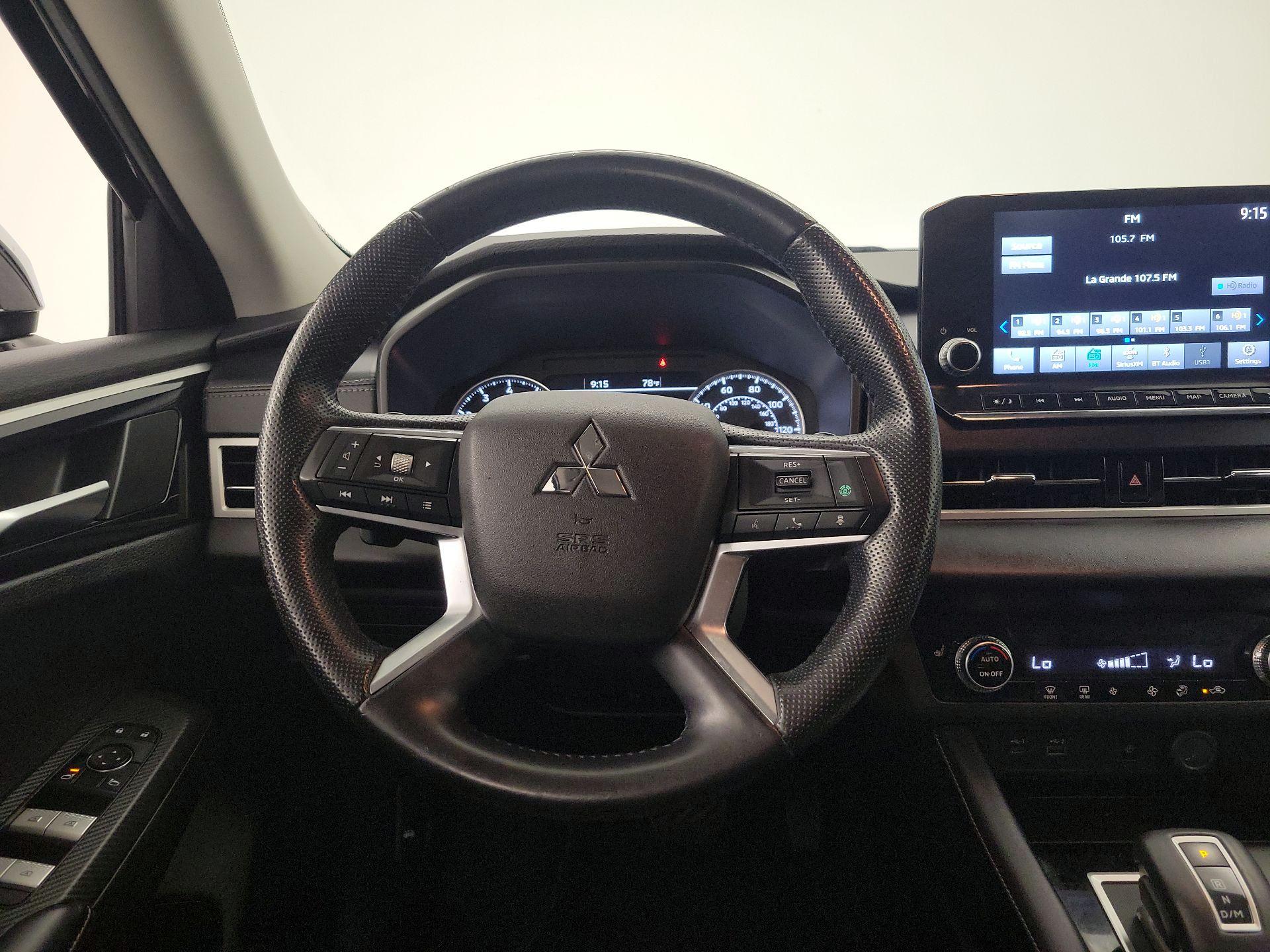 Thumbnail: 2022 Mitsubishi Outlander - 10