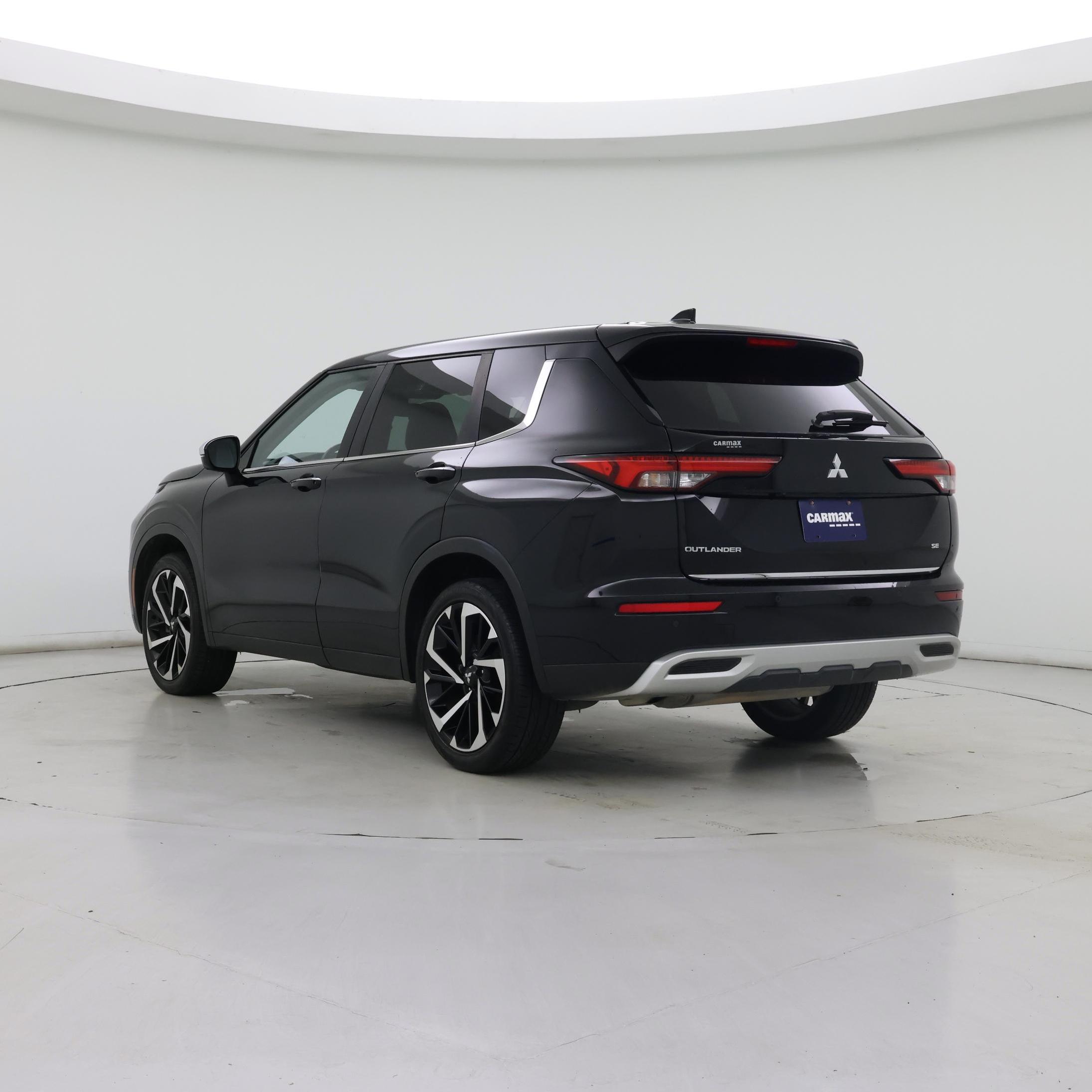 Thumbnail: 2022 Mitsubishi Outlander - 2