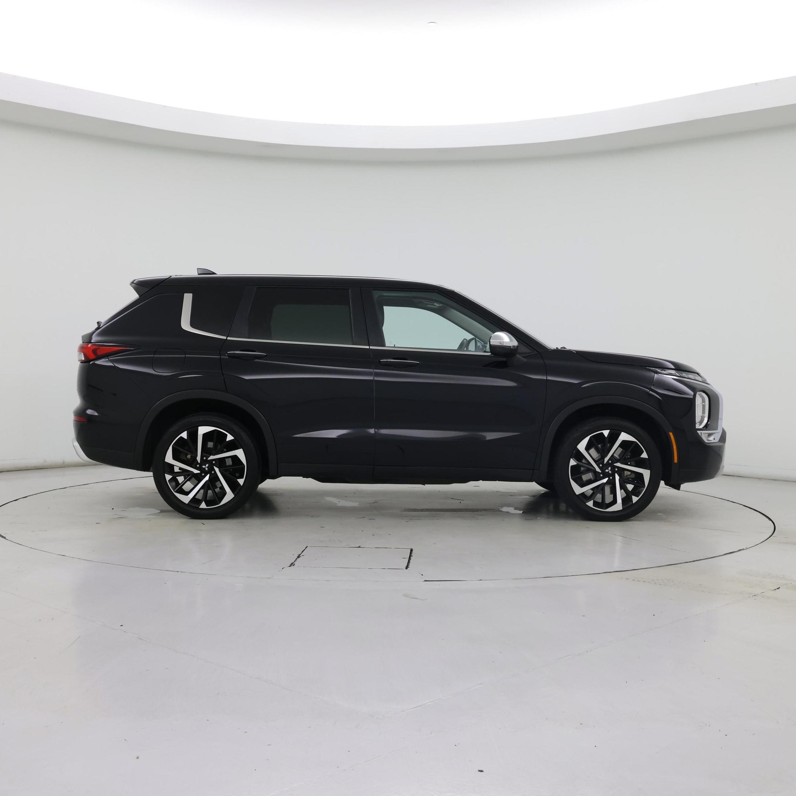 Thumbnail: 2022 Mitsubishi Outlander - 7