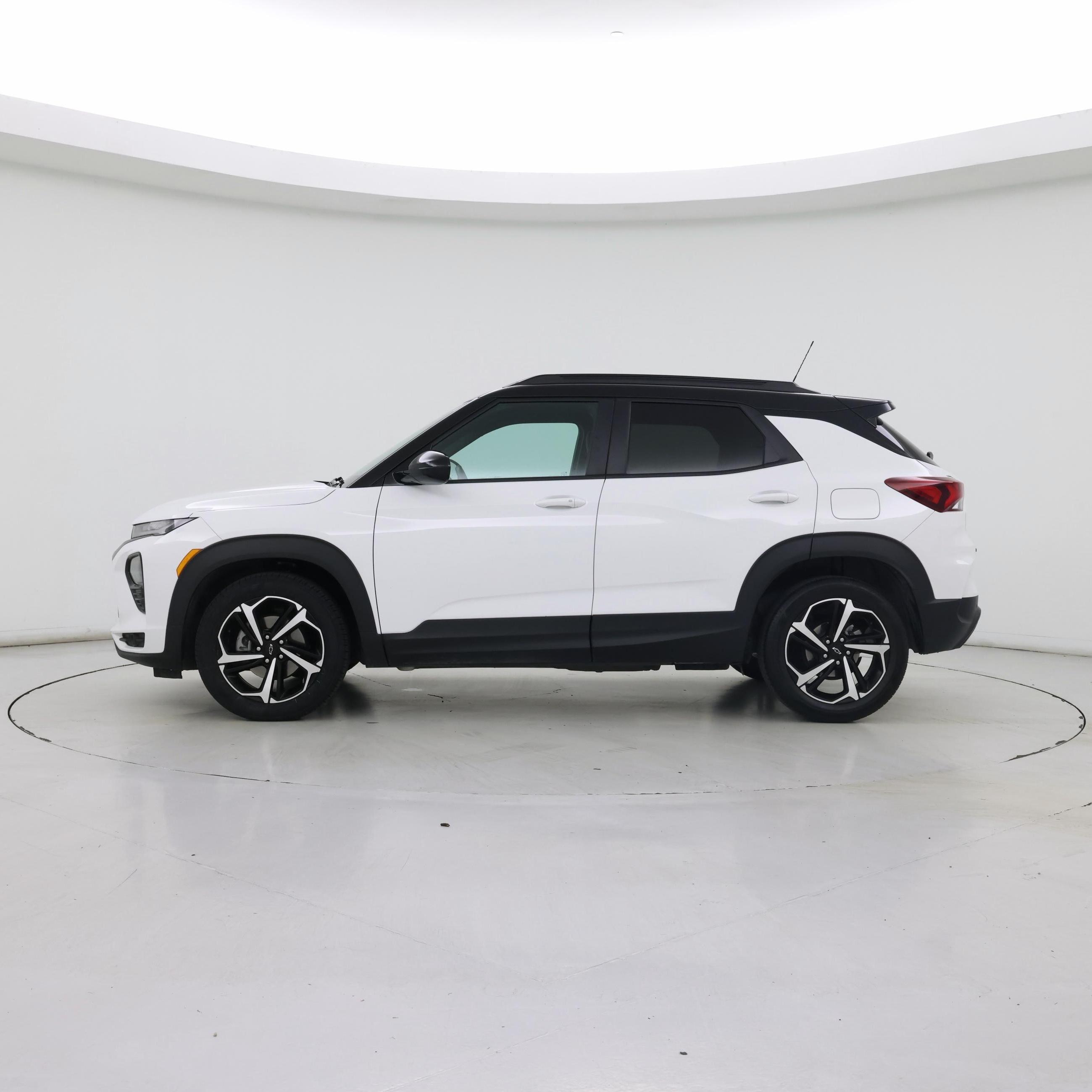 Thumbnail: 2021 Chevrolet TrailBlazer - 3