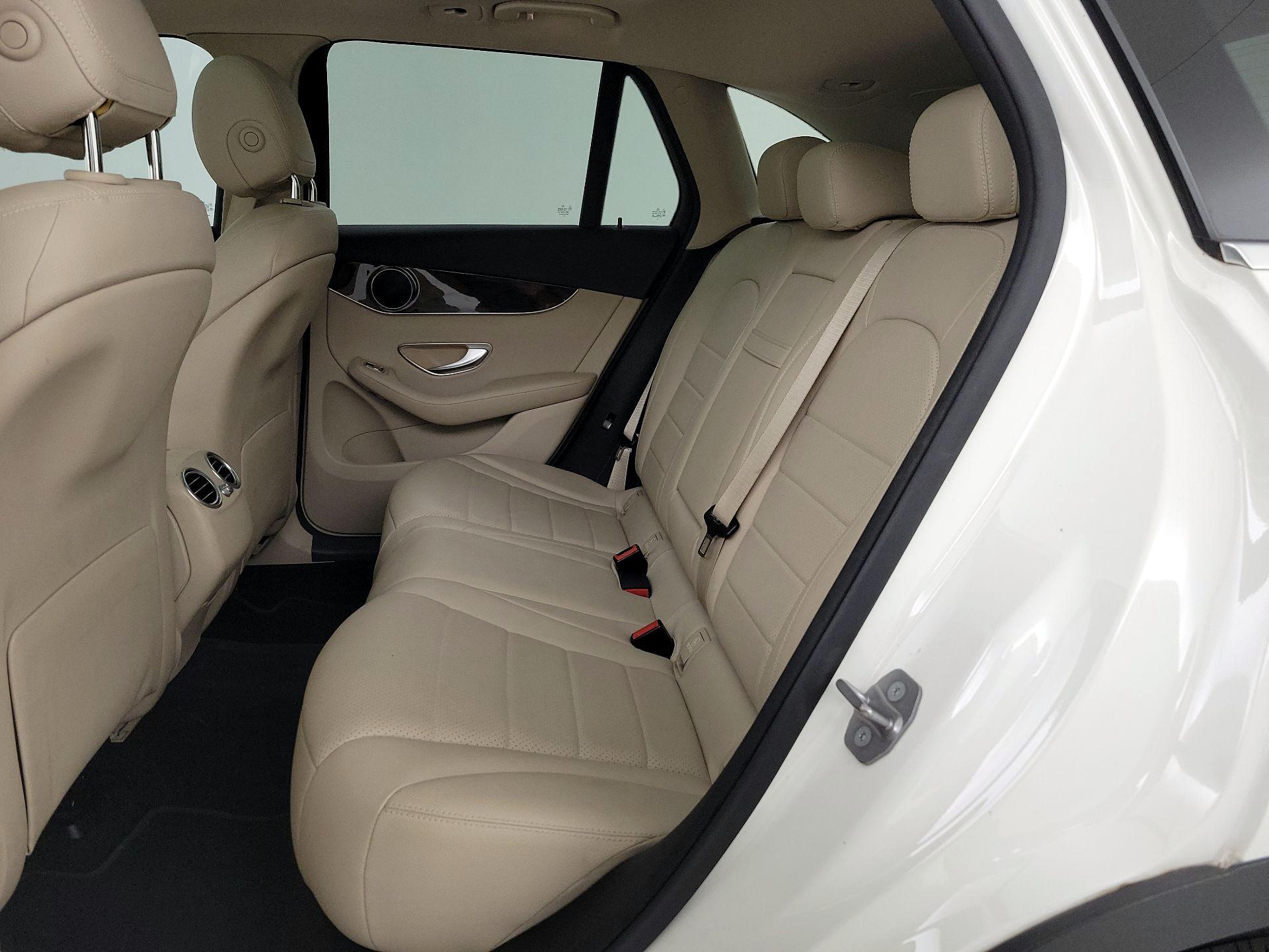 Thumbnail: 2017 Mercedes-Benz GLC - 19