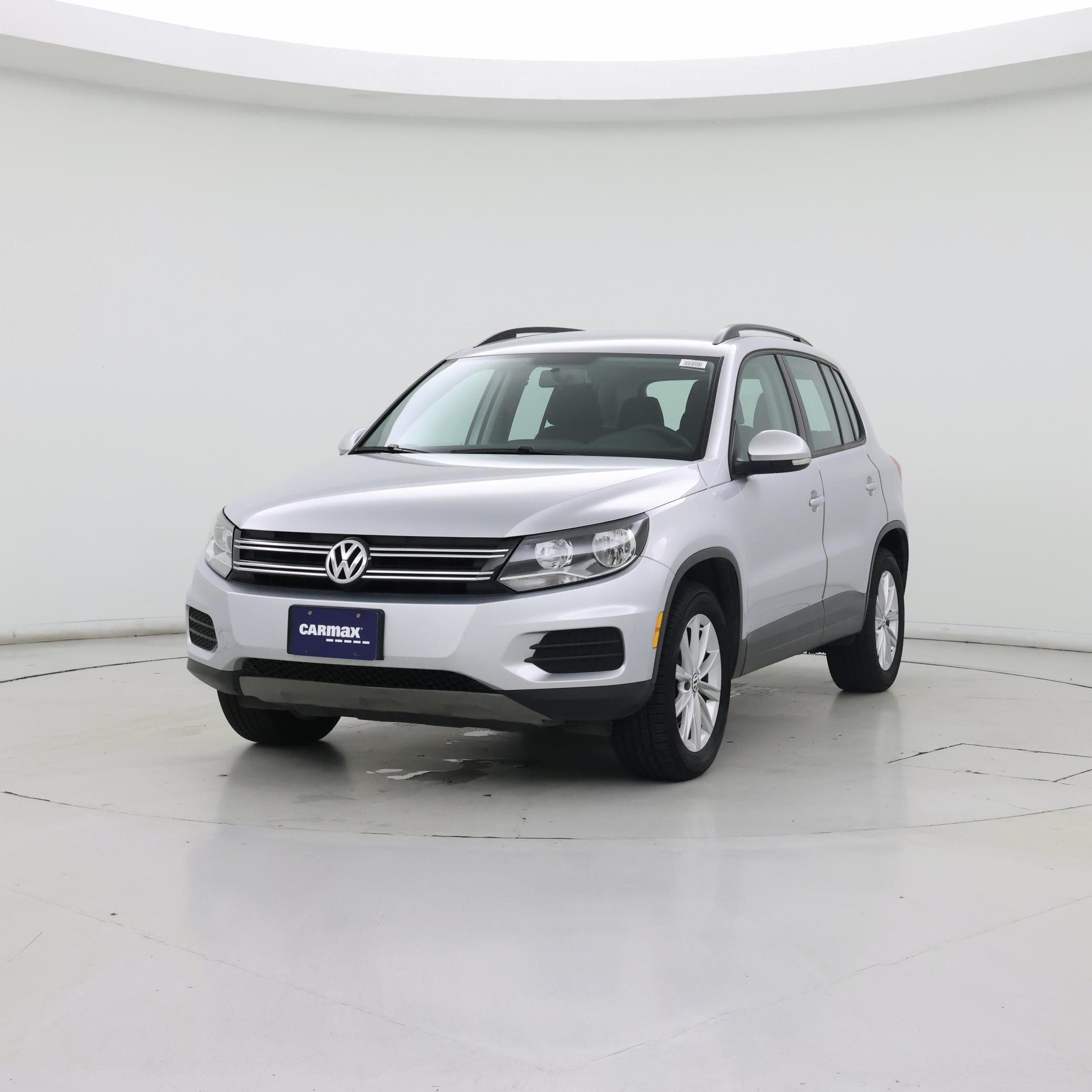 Thumbnail: 2018 Volkswagen Tiguan - 4
