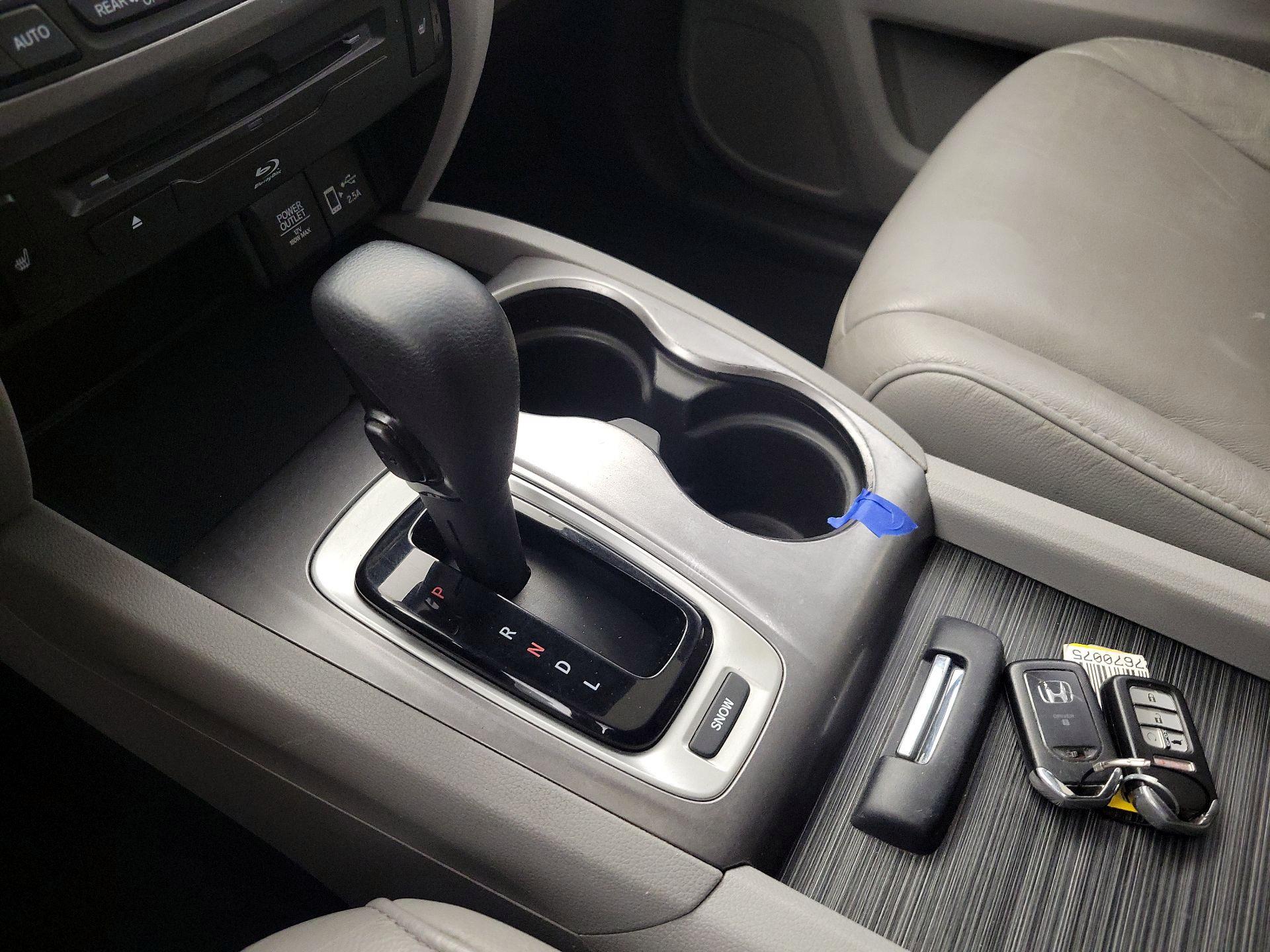 Thumbnail: 2019 Honda Pilot - 17