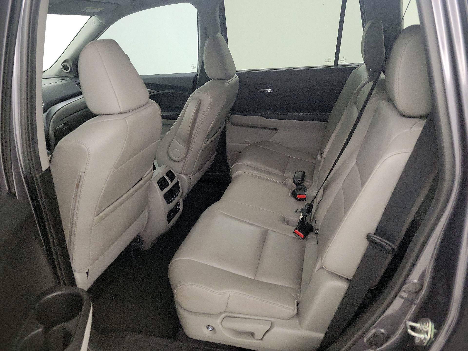 Thumbnail: 2019 Honda Pilot - 20
