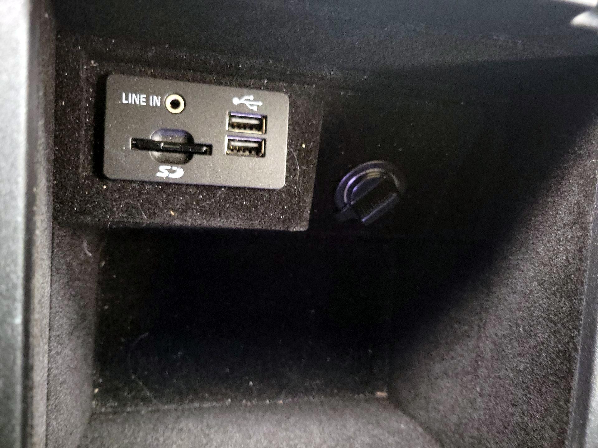 Thumbnail: 2015 Lincoln MKS - 19