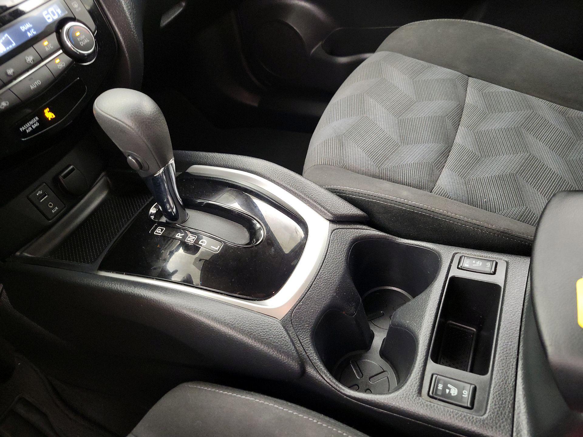 Thumbnail: 2016 Nissan Rogue - 18