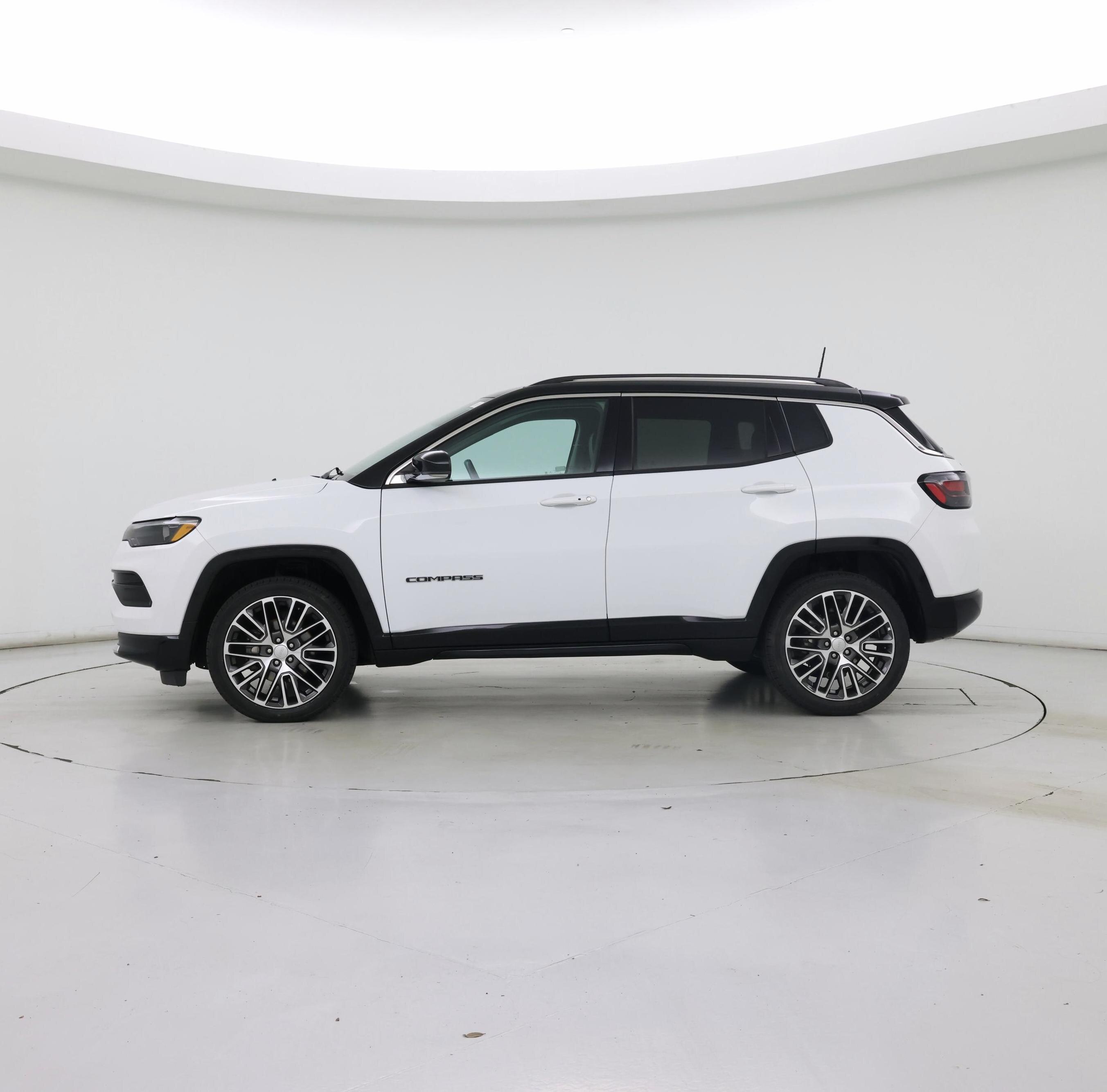 Thumbnail: 2022 Jeep Compass - 3