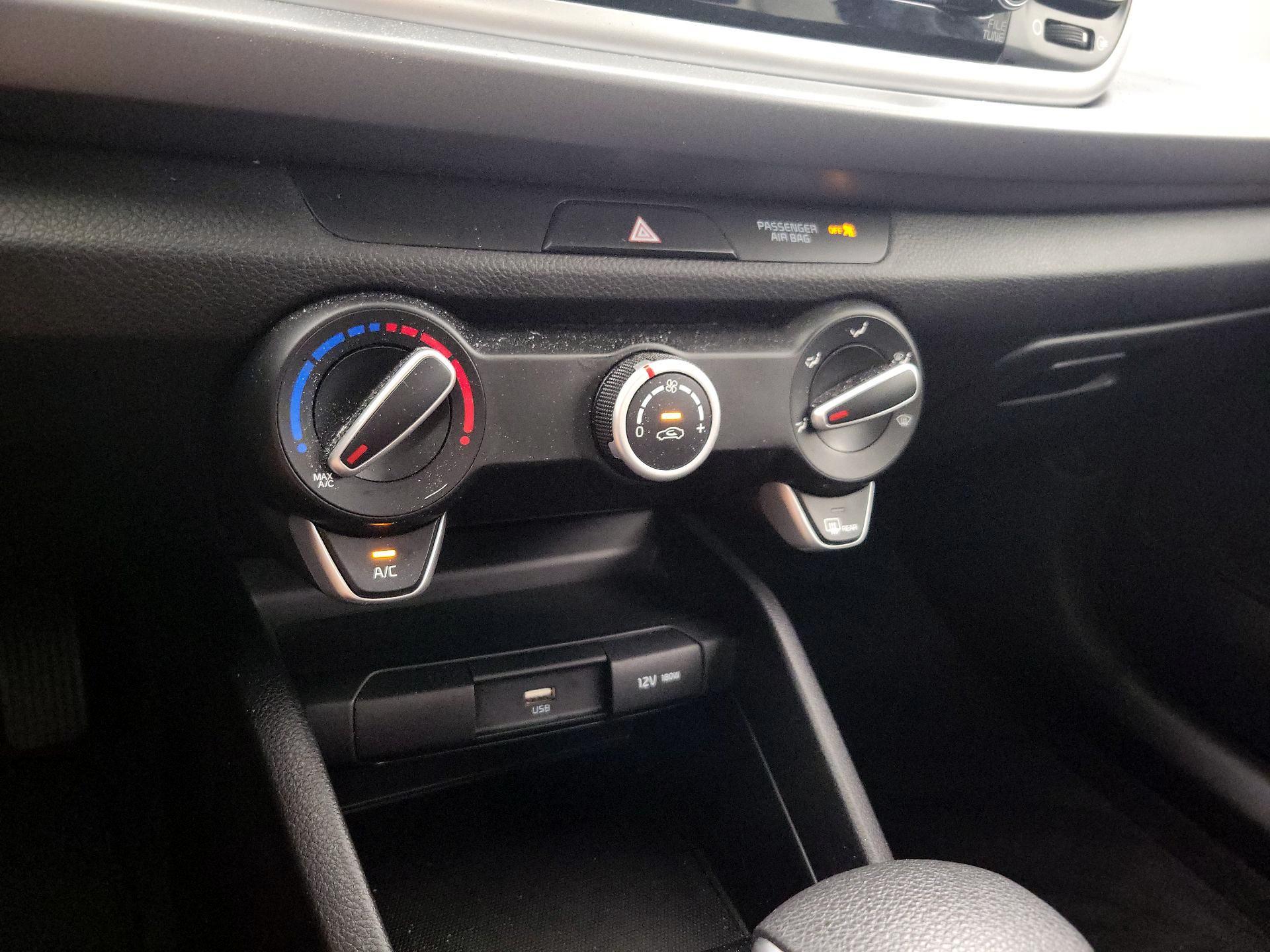 Thumbnail: 2023 Kia Rio - 16