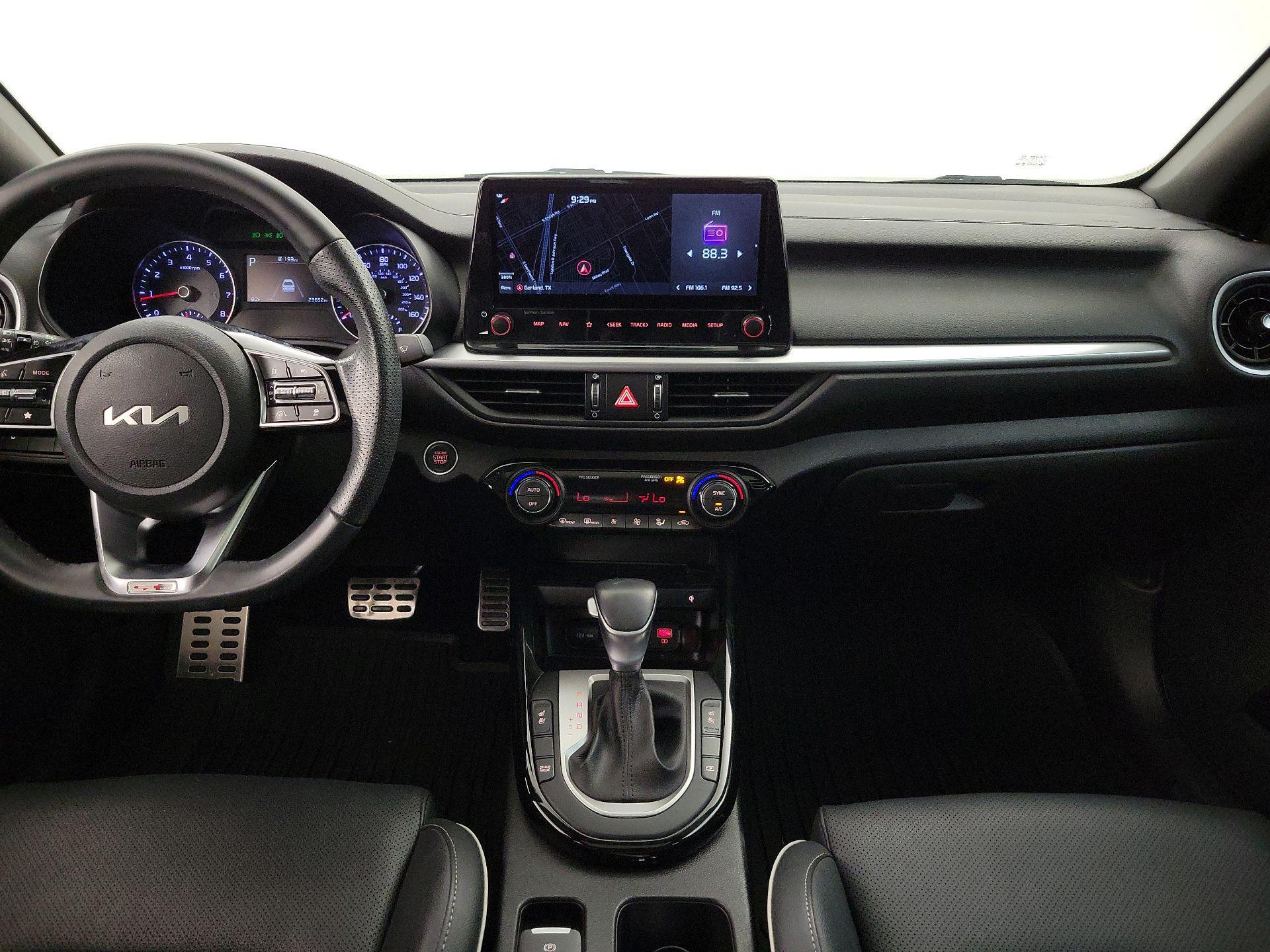 Thumbnail: 2022 Kia Forte - 9