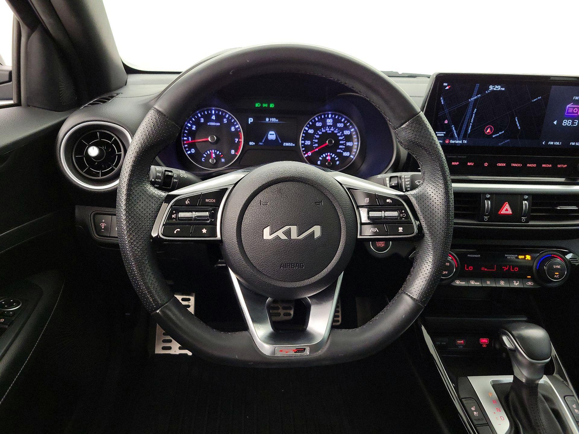 Thumbnail: 2022 Kia Forte - 10