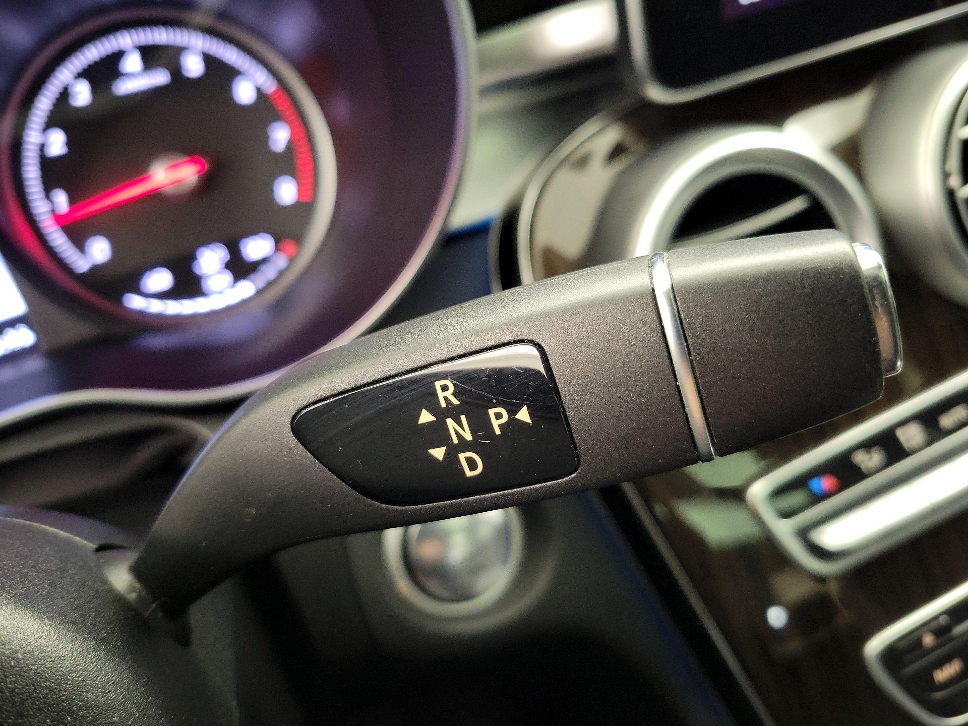 Thumbnail: 2016 Mercedes-Benz C-Class - 17