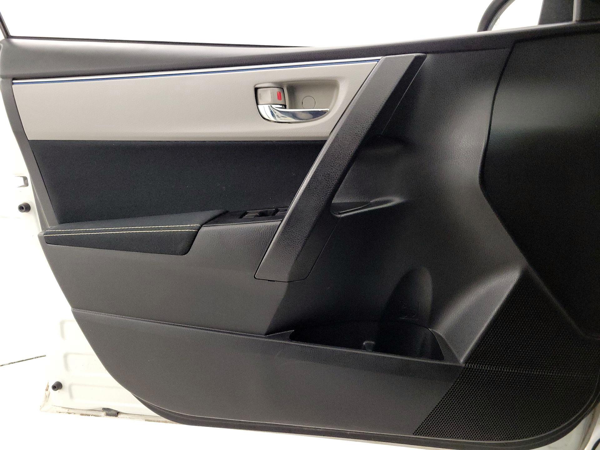Thumbnail: 2016 Toyota Corolla - 12
